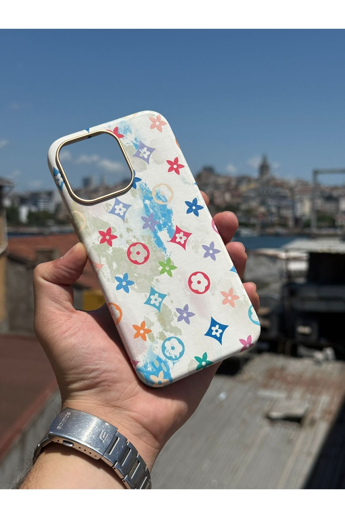 soonaksesuar iPhone 11 Lüks Monogram Desenli Telefon Kılıfı – Modern & Şık Koruma