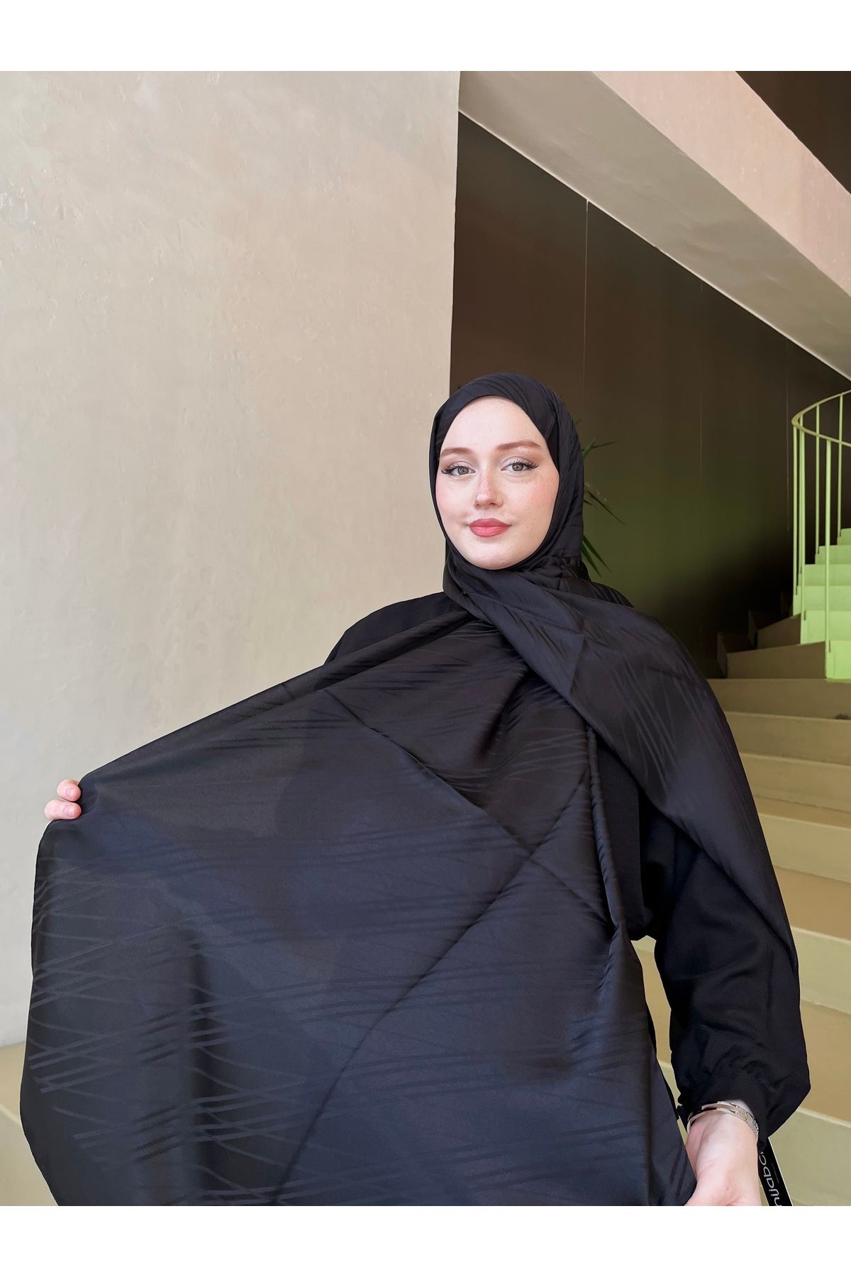 hijabchi İpeksi Jakar Şal Çizgi Desen -