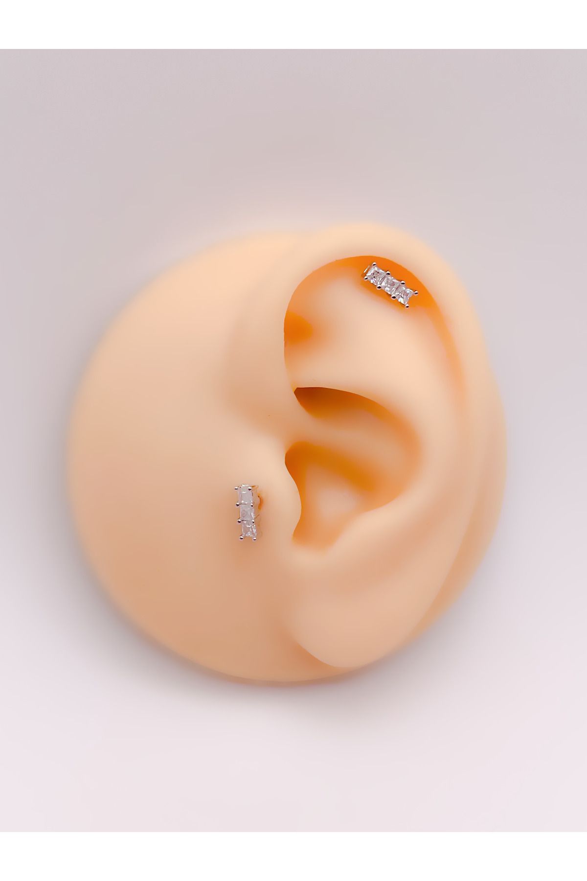 Trinos Cerrrahi Çelik Piercing ( Pirsing ) Üç Taşlı Dikdörtgen Tragus Helix Piercing (1adet)