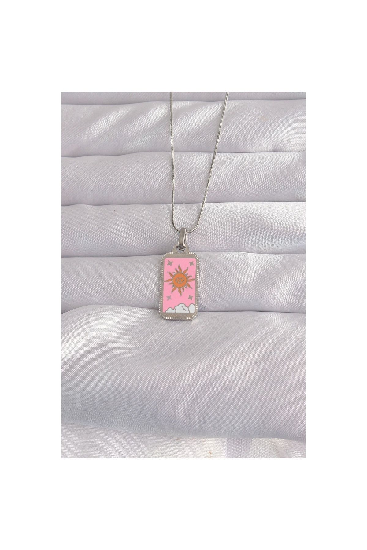 maarketim 316L Çelik Gümüş Renk Pembe Mineli Güneş Model Tarot Kolye