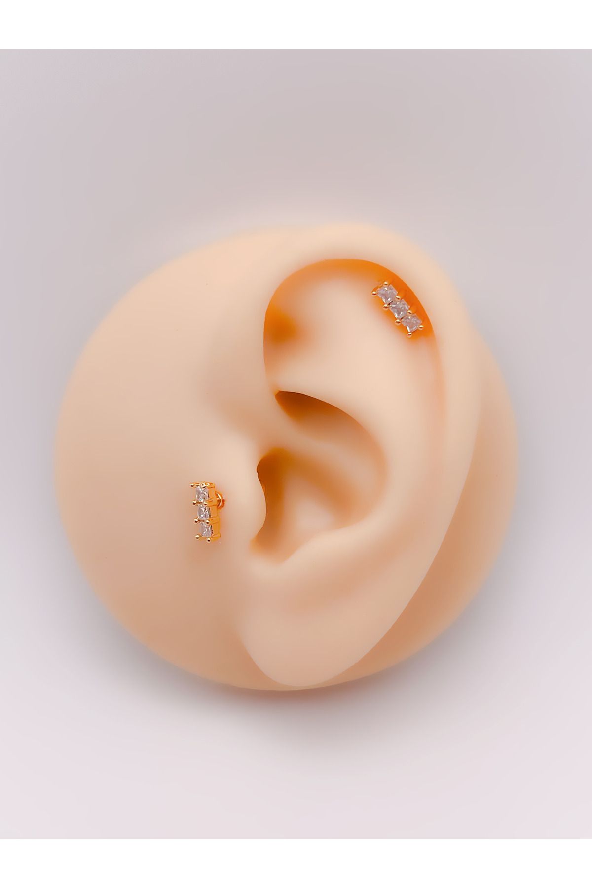 Trinos Cerrrahi Çelik Piercing ( Pirsing ) Üç Taşlı Dikdörtgen Tragus Helix Piercing (1adet)