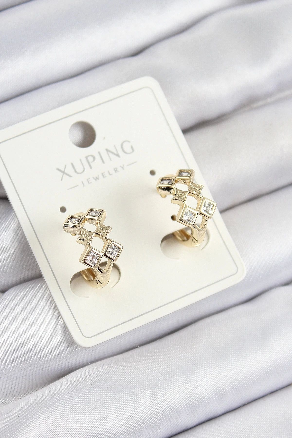 Clariss Xuping Zirkon Taşlı Baklava Model Gold Renk Kadın Küpe