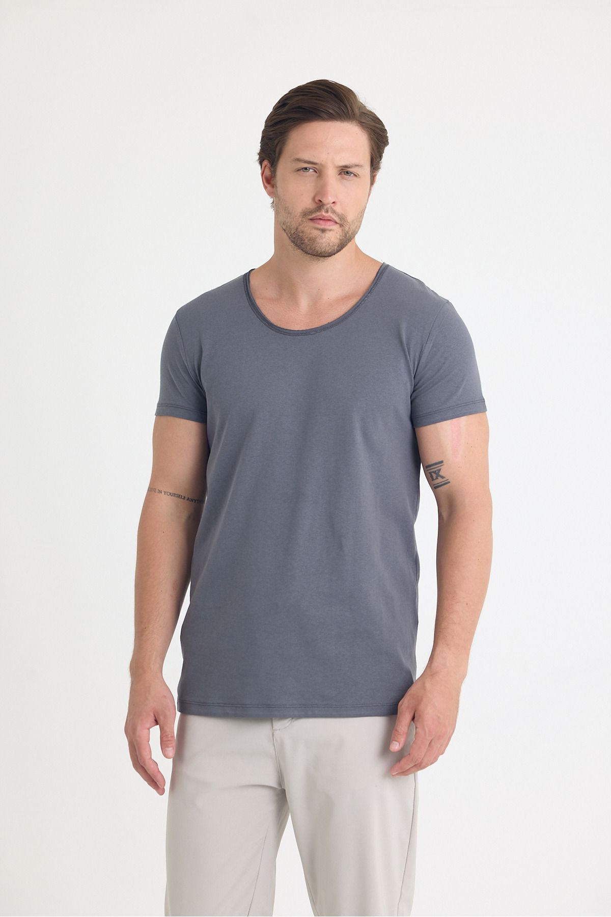 THE ONE Erkek Açık Yaka Düz kesim Basic T-Shirt