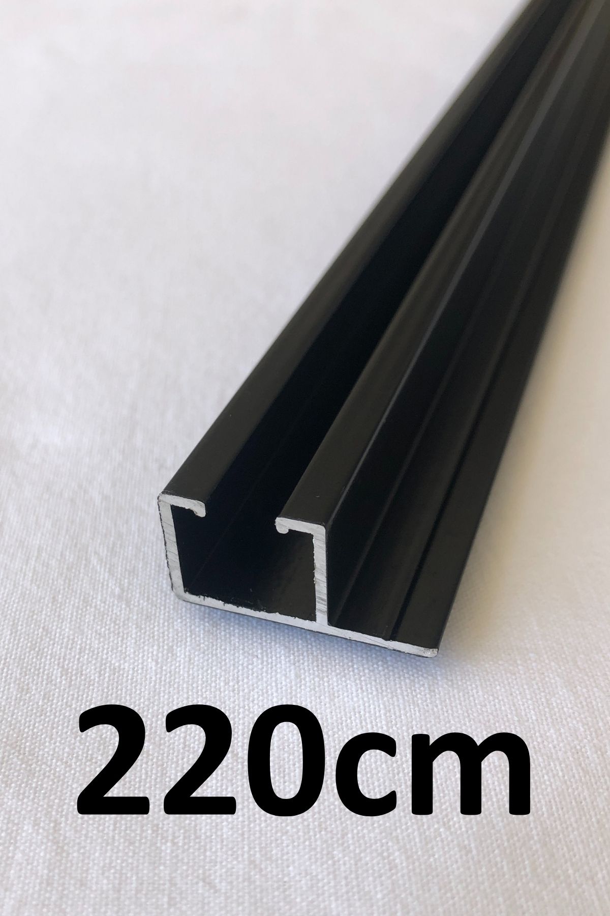 İzen Tek Kanallı Yan Çıtalı 220cm Siyah Alüminyum Perde Rayı (25mm) Tekli Korniş