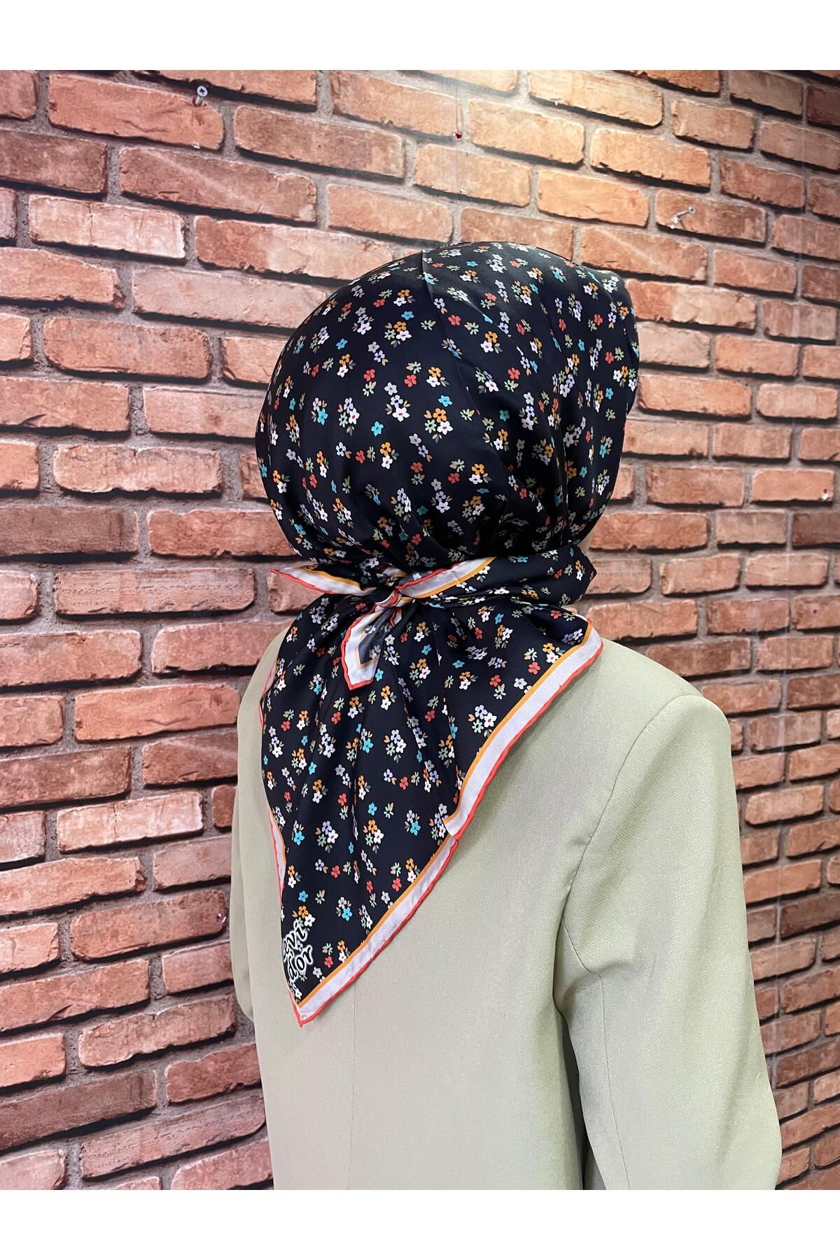 Levidor çiçekli twill ipek eşarp