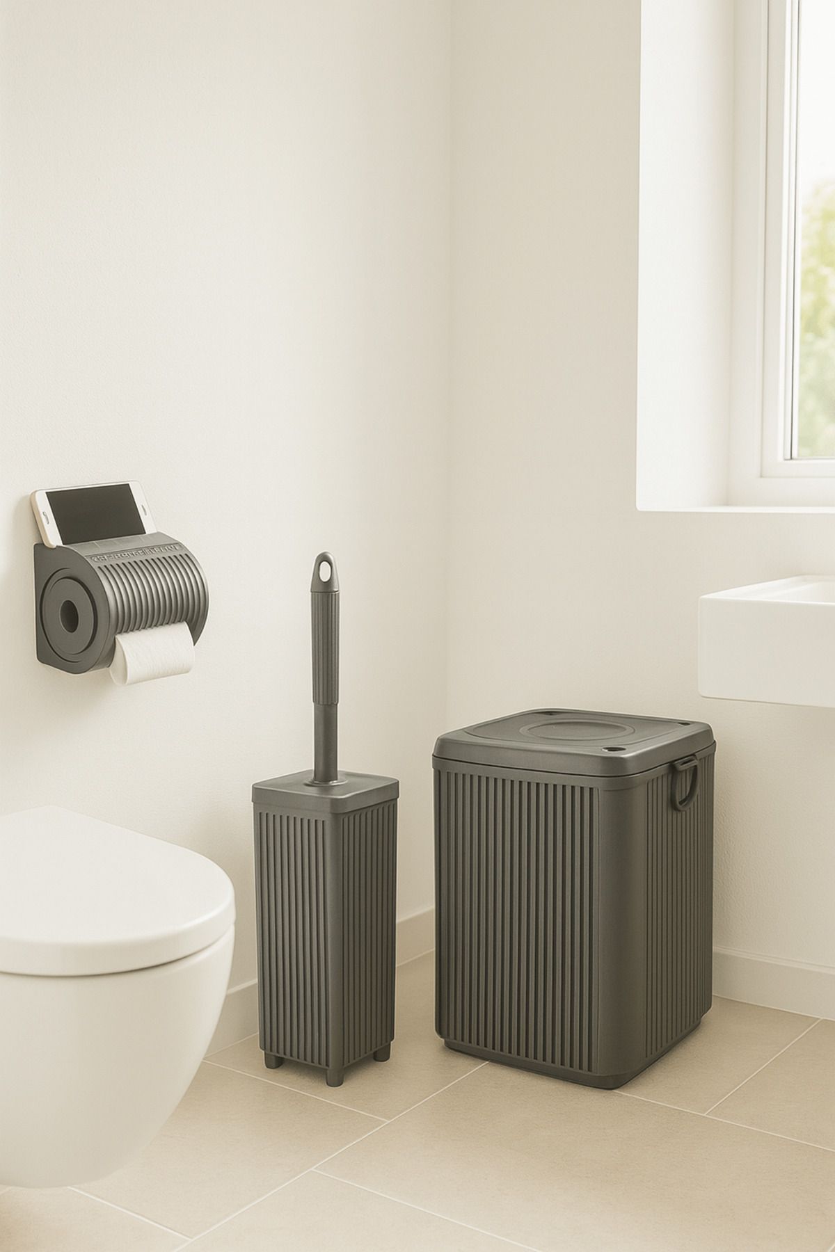Sas Haus Lines Serisi Gri Banyo Seti, 3 Parça Akrilik 7 Litre Çöp Kovası, Tuvalet Fırçası, Tuvalet Kağıtlık -