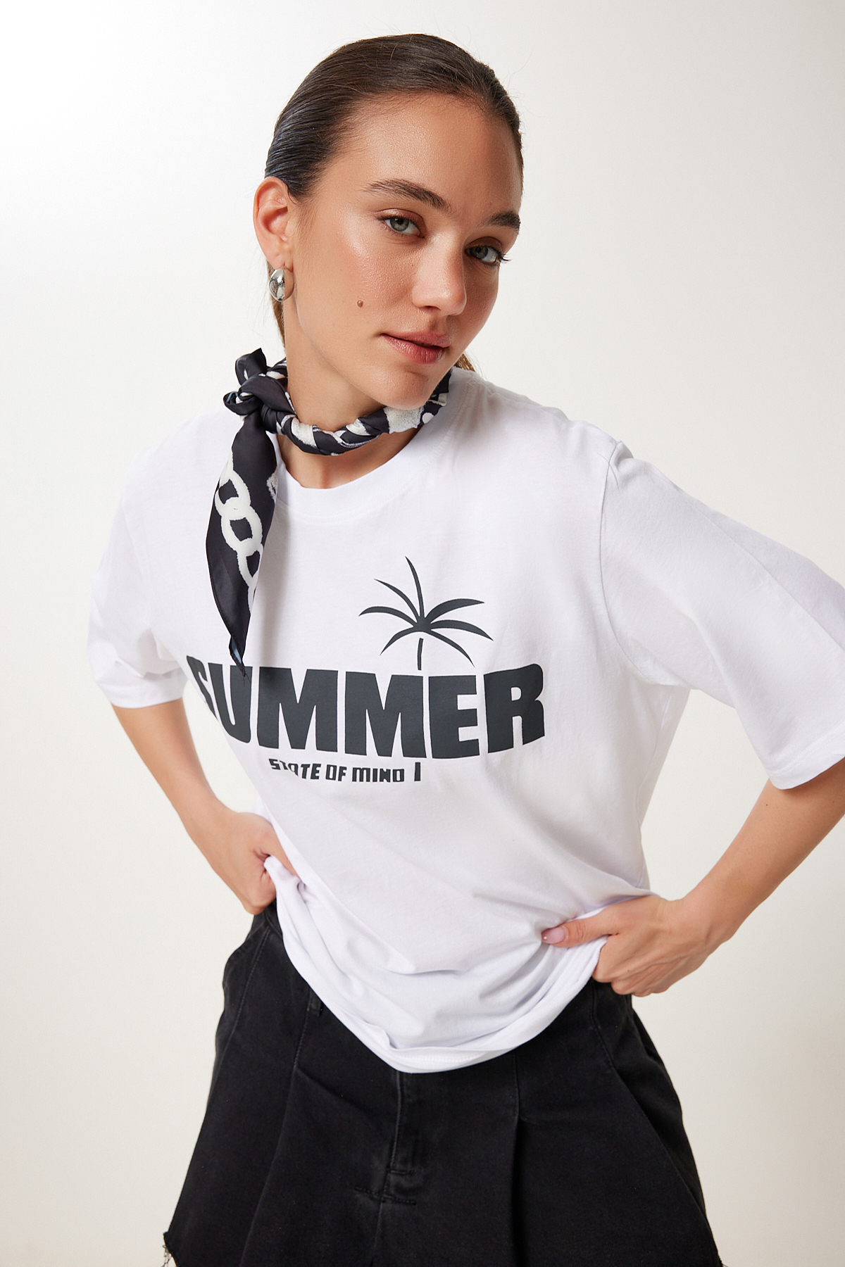 Happiness İstanbul Women's Ecru Printed Oversize Comfortable Knitted T-Shirt Us01001