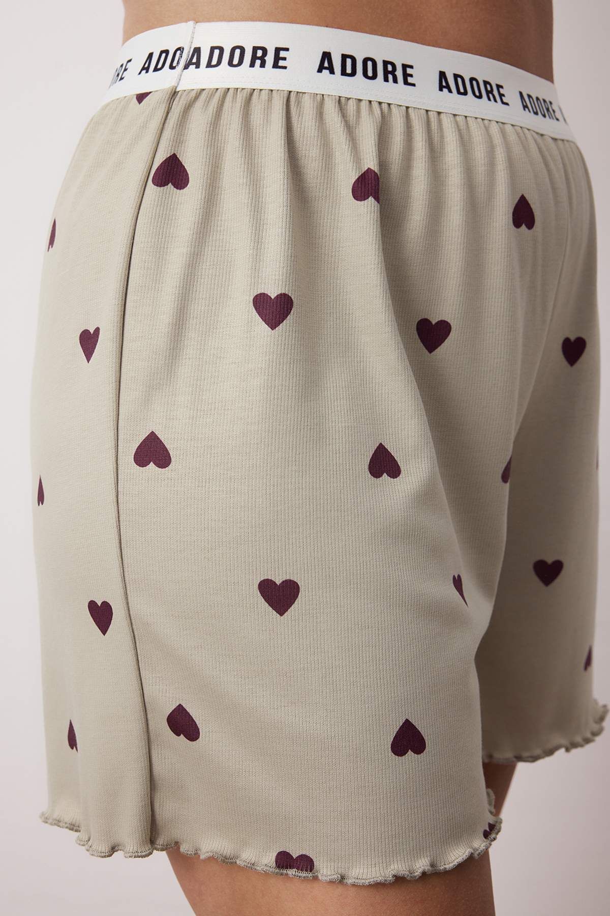 Trendyol Curve-Mint Heart Slogan Tištěné elastické šortky Pletené pyžamo Set TBBSS25AI00162 3