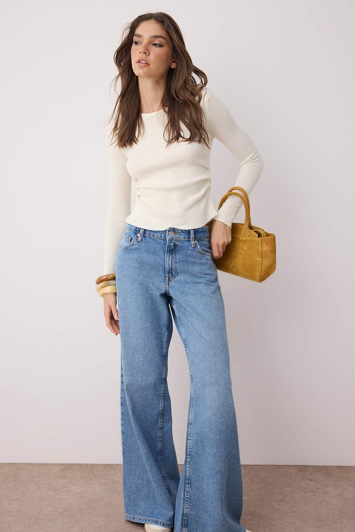 Trendyolmilla  Kemik Merserize Görünümlü Premium İplik/Özel İplik Drape/Büzgü Detaylı Triko Kazak TWOAW26KZ00041 - Görsel 2