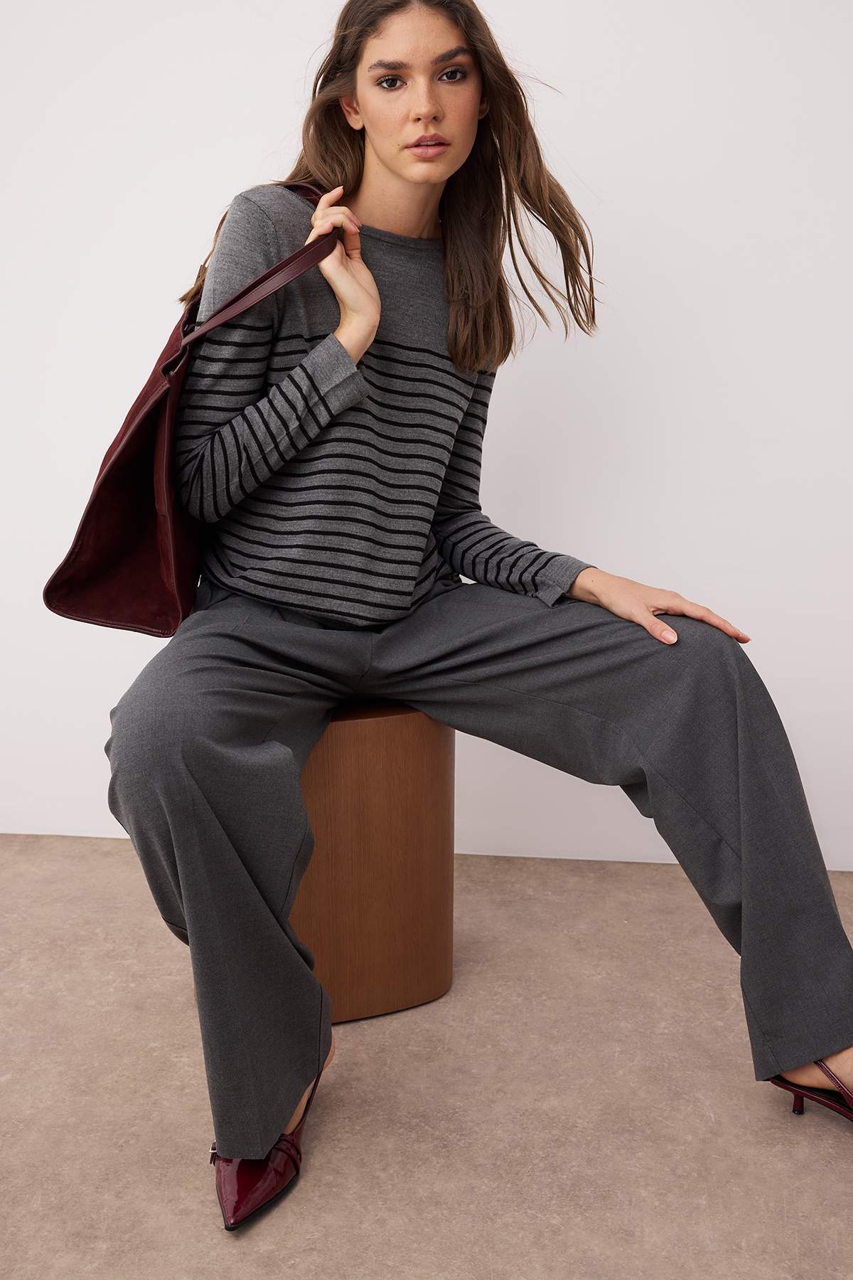 Trendyolmilla  Antrasit Basic Çizgili Triko Kazak TWOAW23KZ01846