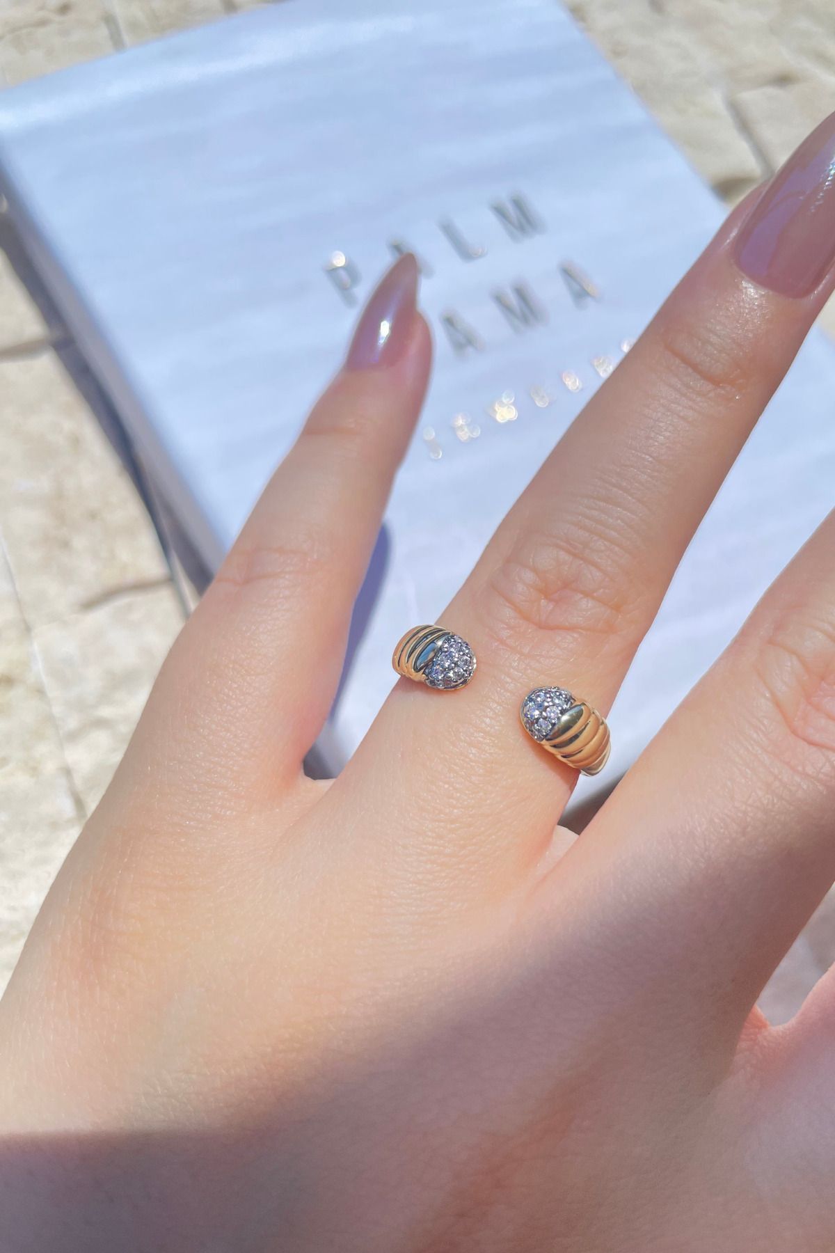 PALM MAMA JEWELRY Casual Sofistik Minimal Burgulu Şık Zirkon Taşlı 14K Altın Renk Ayarlanabilir Çelik Yüzük