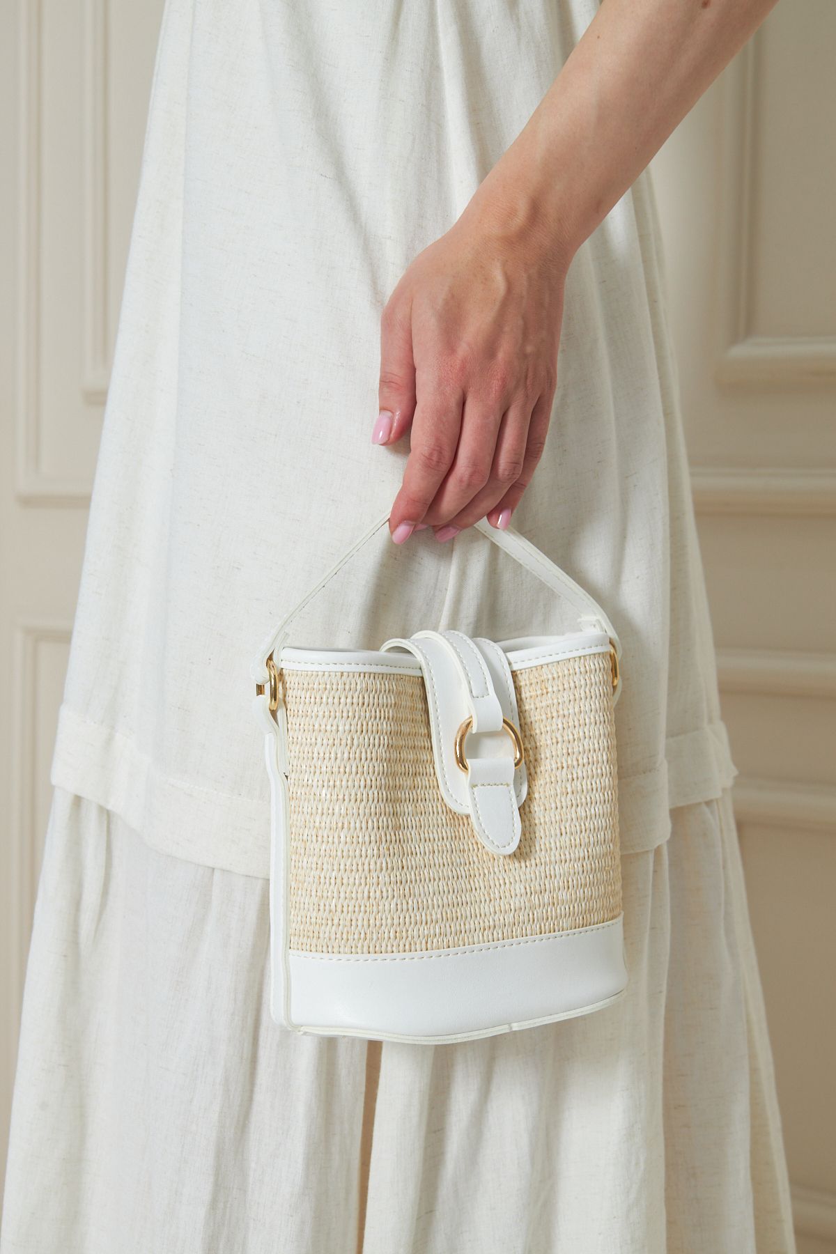 MODA-Bella White Original Straw Modern Design Buckle Women's Hand and Shoulder Bag 6