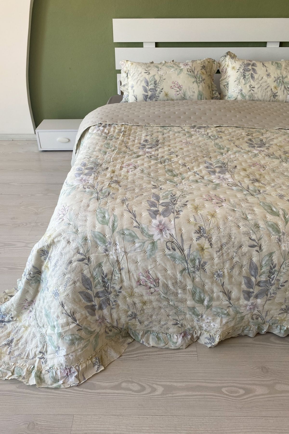sutra-Flora Series Double Sided Double Bedspread Set 1