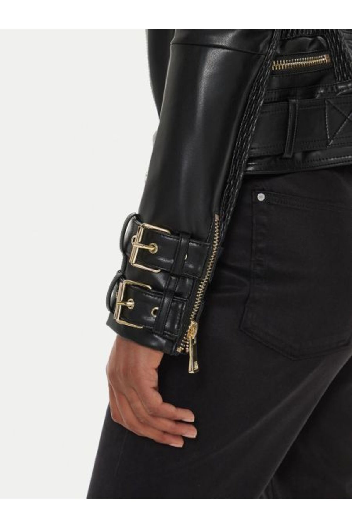 Guess-Mont 5