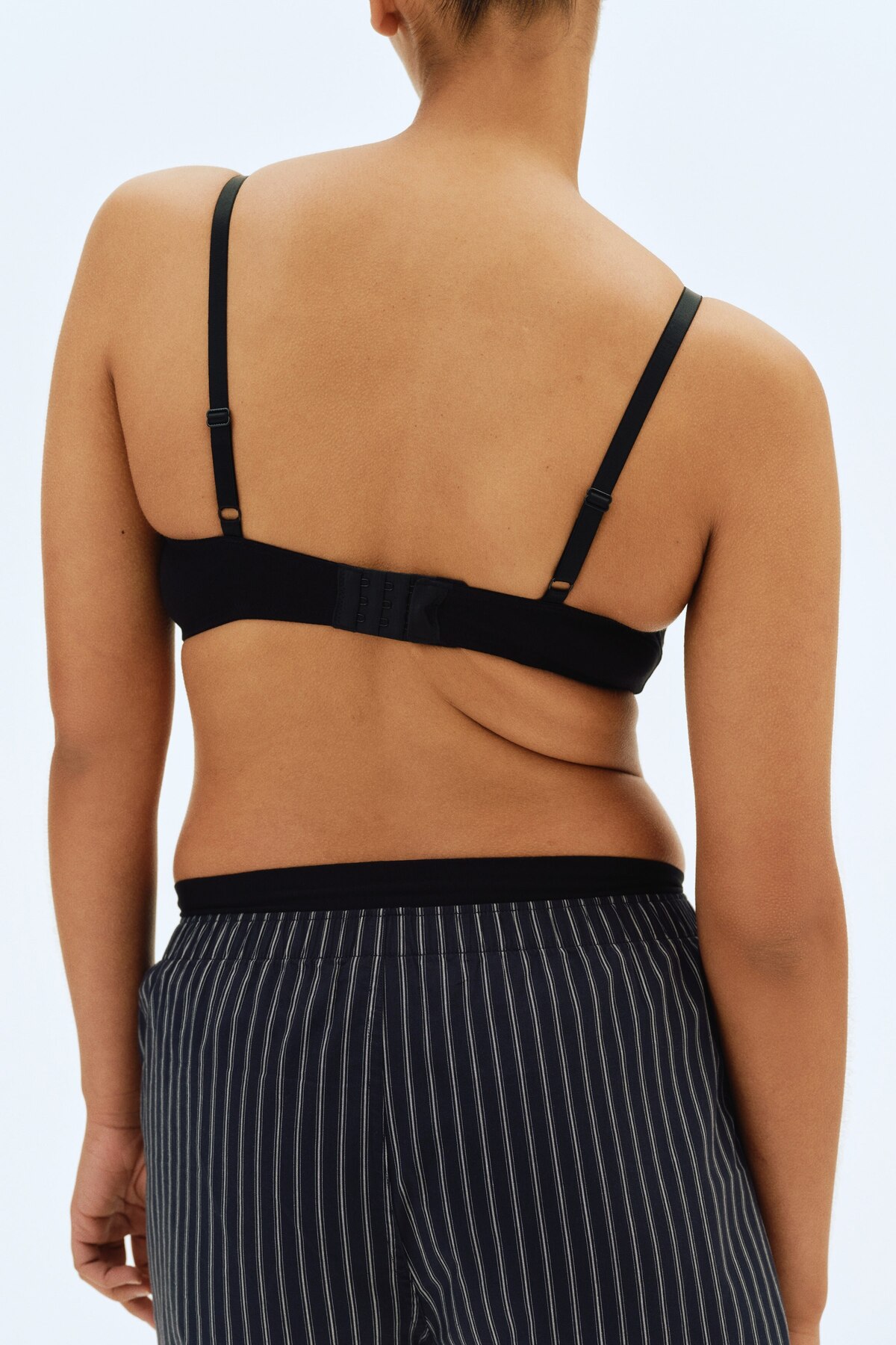 H&M MAMA 2’li Dolgulu ve Pamuklu Emzirme Sütyeni fotoğrafı 6 (önizleme)