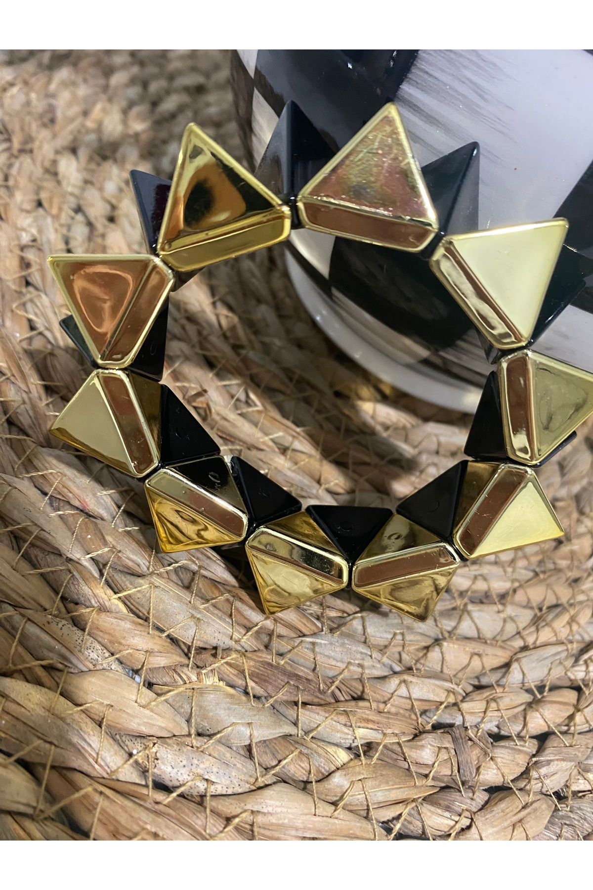 Byoz store Üçgen siyah ve gold esnek bileklik tek bileklik iki renk