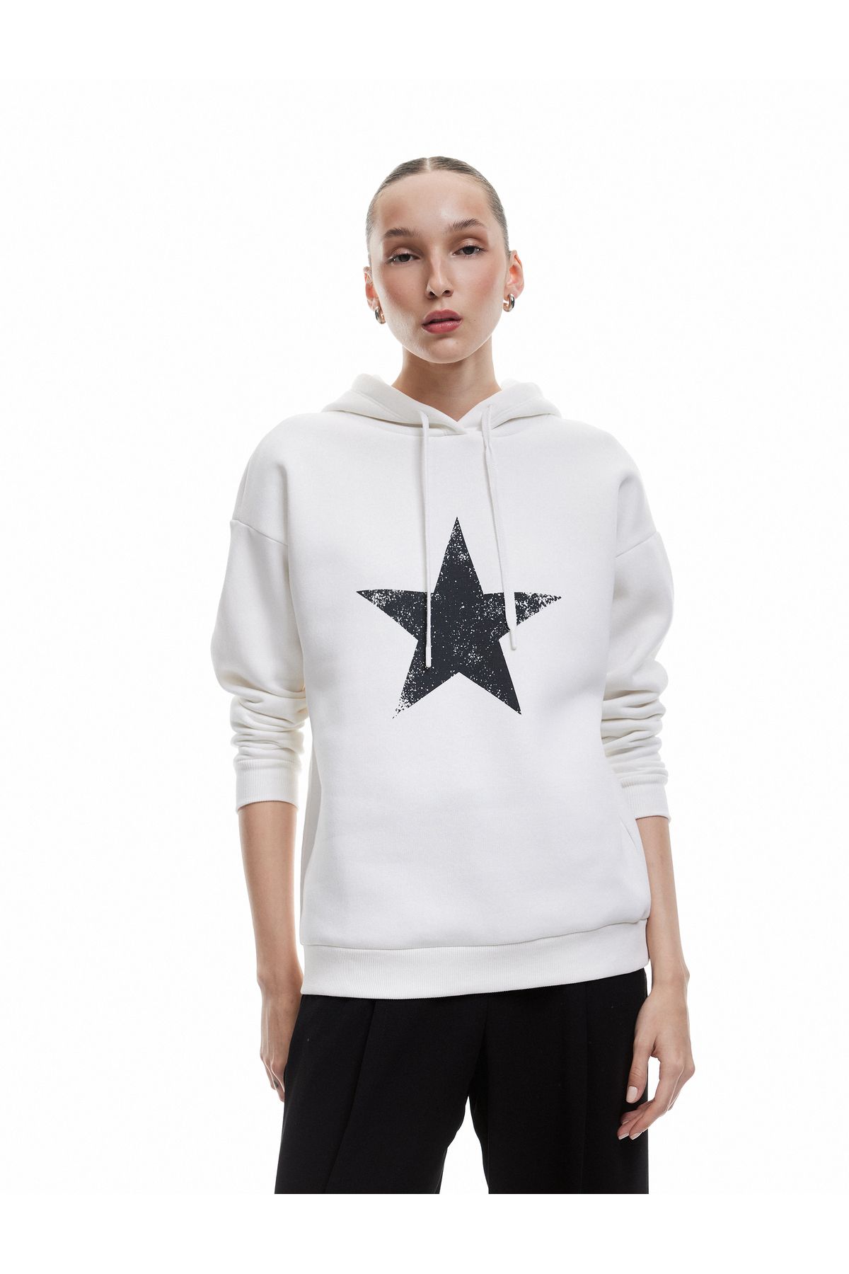Koton Şardonlu Kapüşonlu Arkası Baskılı Oversize Sweatshirt