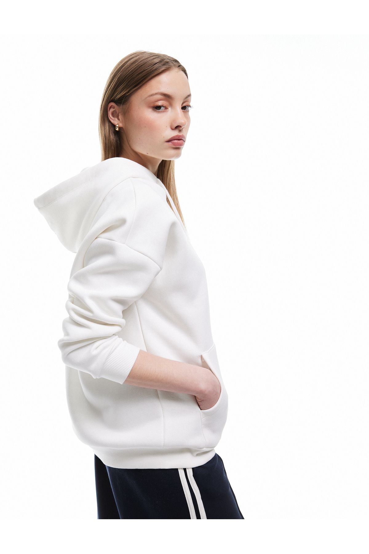 Koton Üç İplik Şardonlu Kanguru Cepli Basic Kapüşonlu Sweatshirt