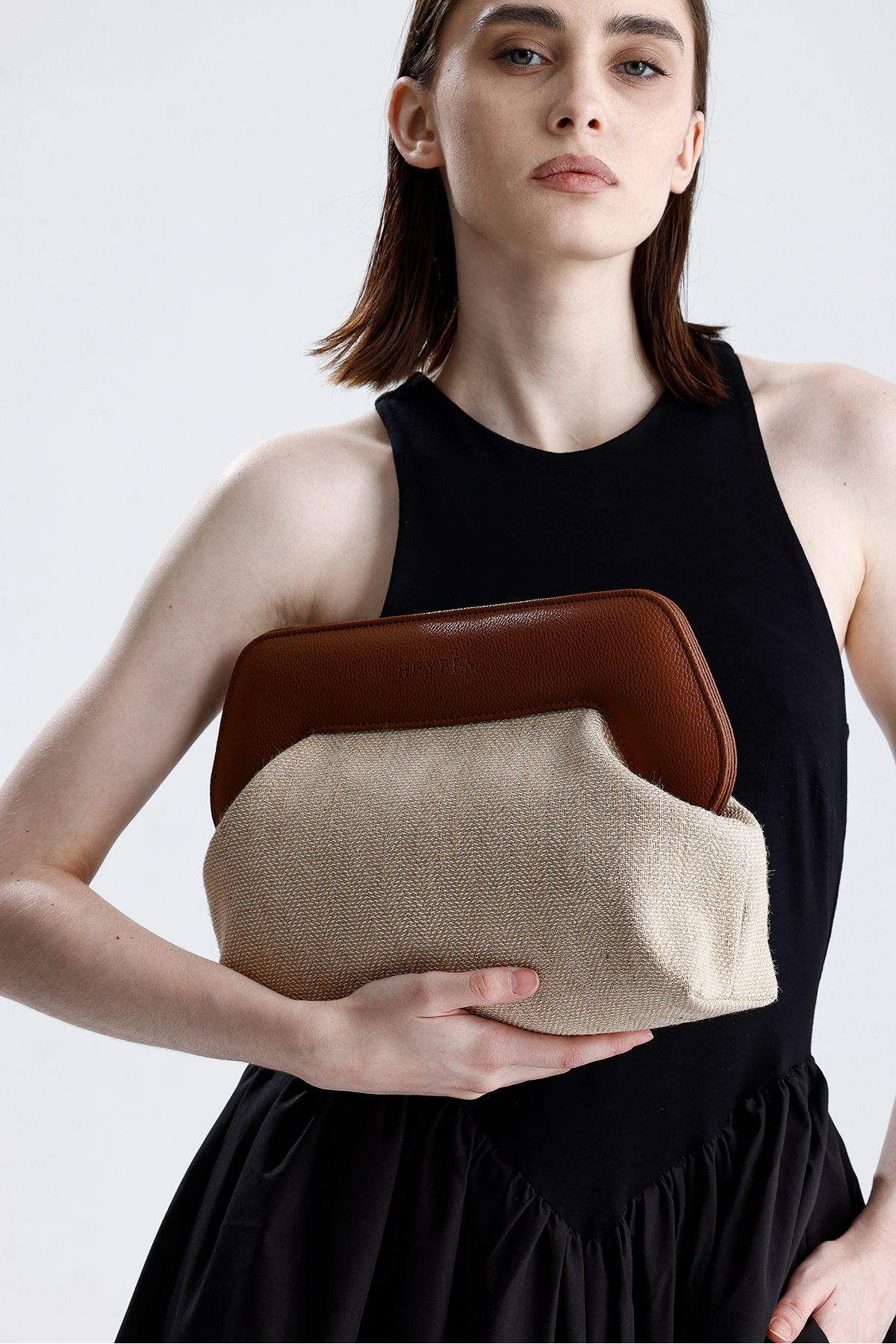 HEYBE'S Heybes Kadın Kahverengi Çerçeveli Kendinden Desenli Jüt Clutch El Çantası