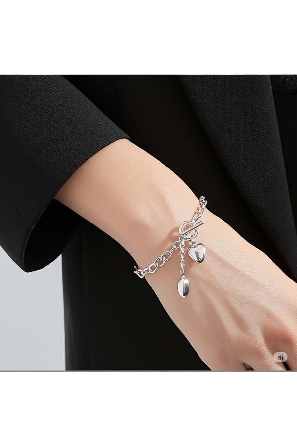 FAMEMUS ACCESSORY Kadın Kalp Detaylı Charm Bileklik