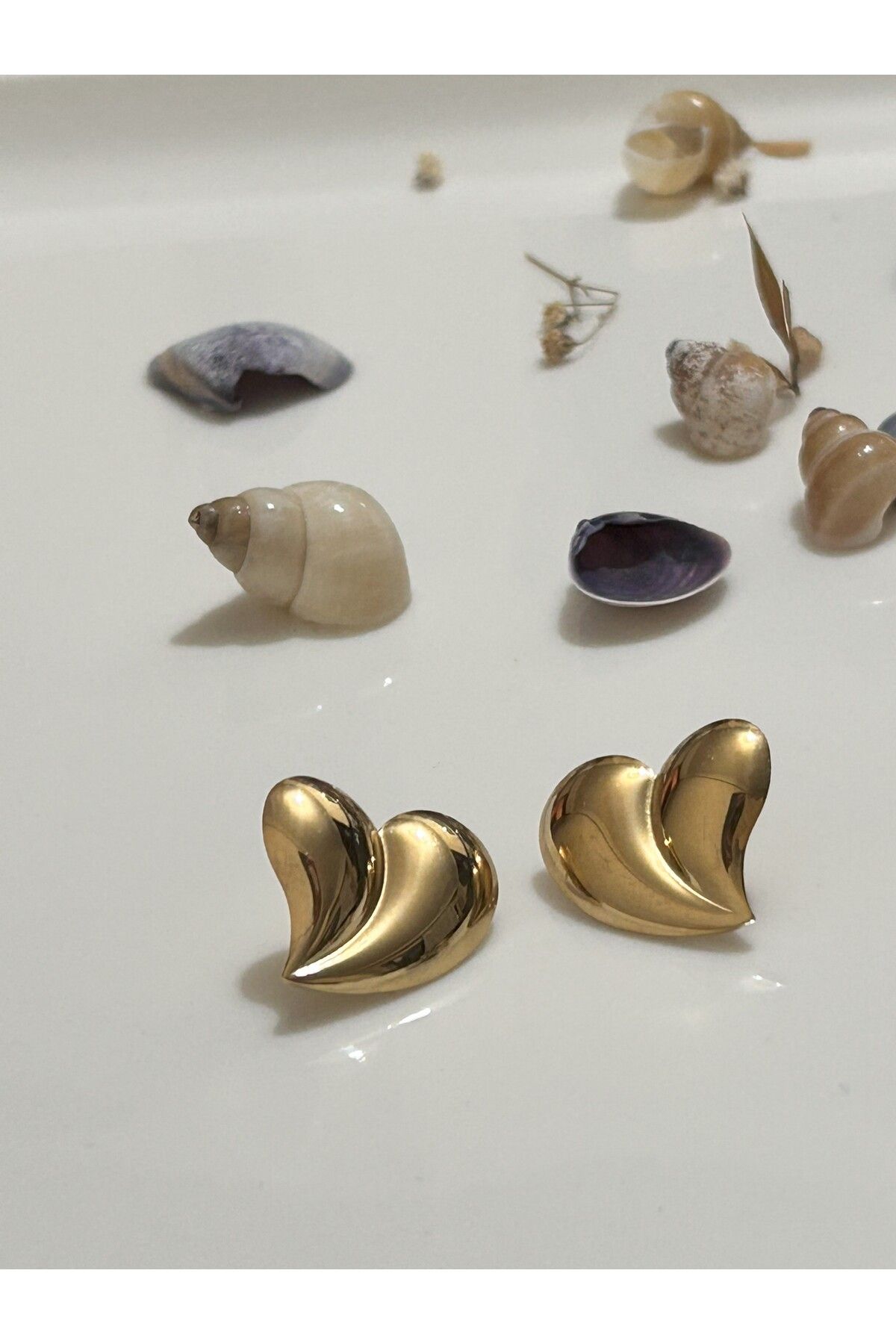 BİJUKO TAKI Stilinizi Parlatın DARLA Kalp Form Gold Renk 316L Çelik Küpe