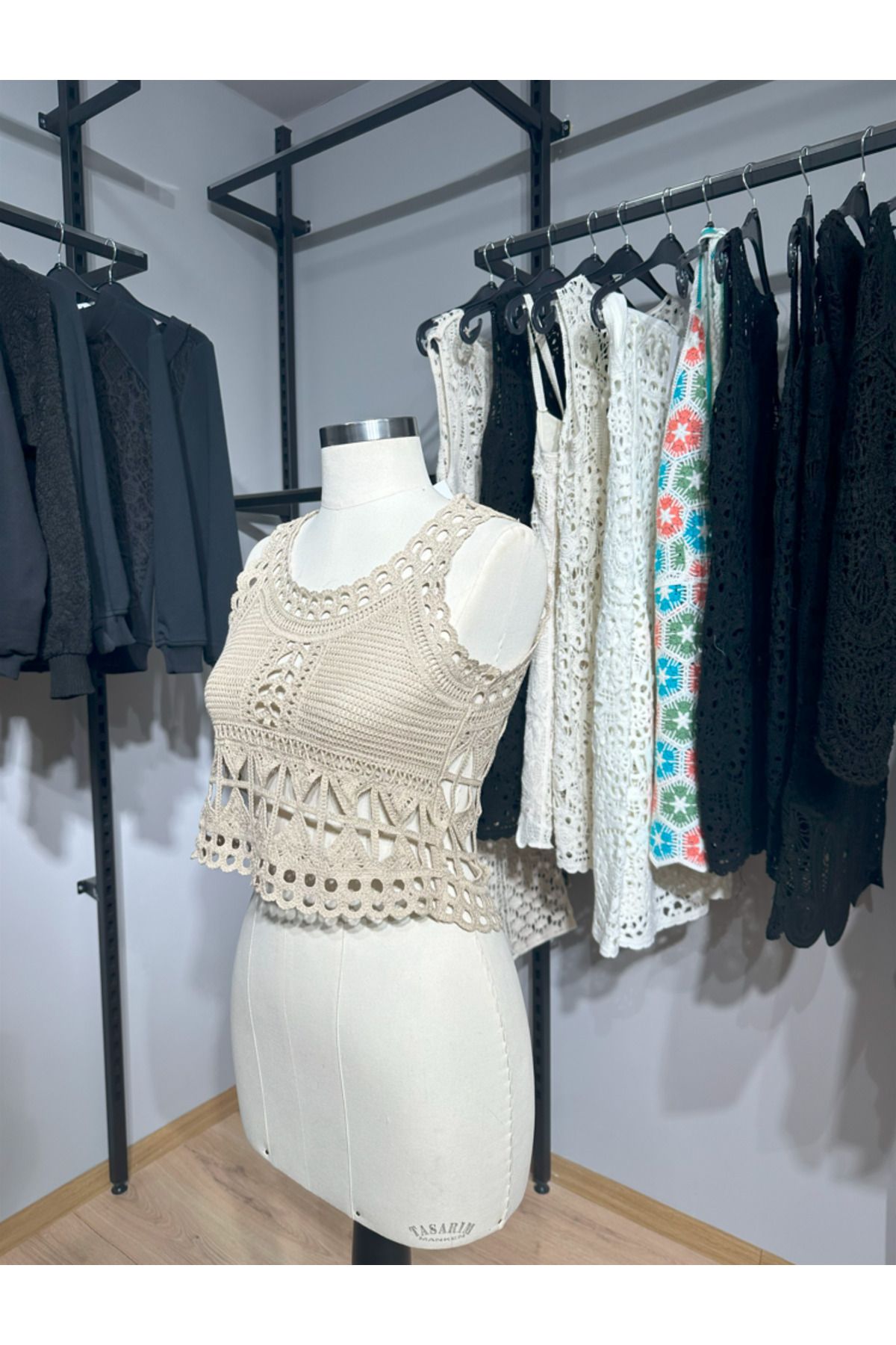 MT CLUB Kadın Tığ İşlemeli Vücuda Oturan Crop Top