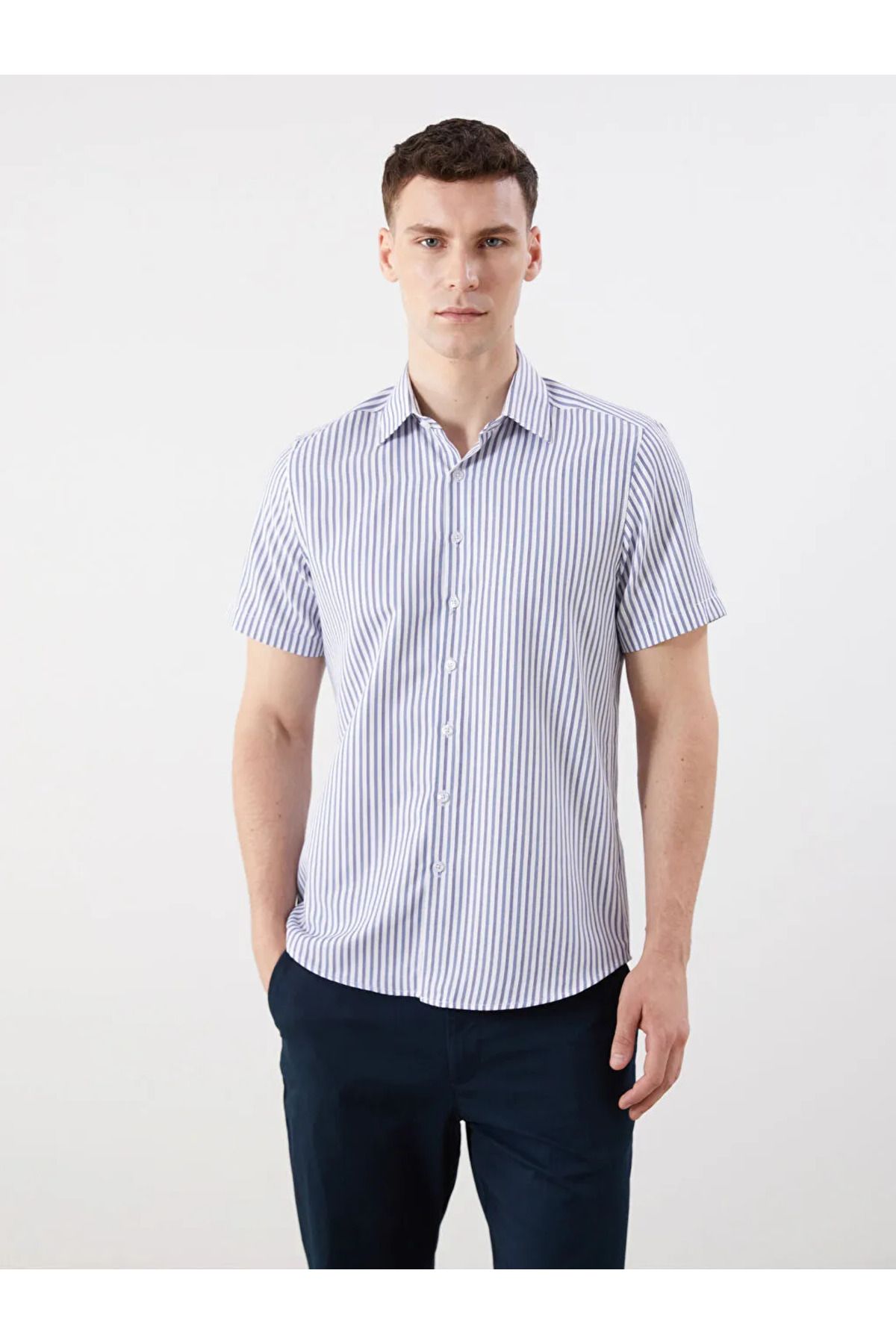 LC Waikiki LCWAIKIKI Formal Lacivert Slim Fit Kısa Kollu Çizgili Erkek Gömlek