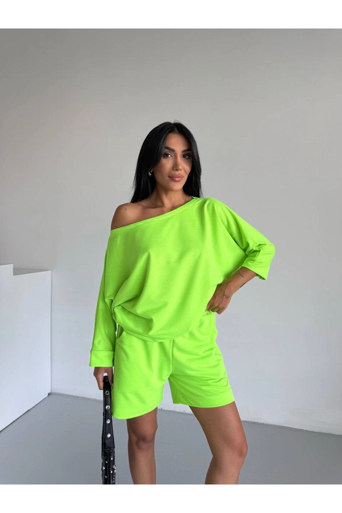 hazelin Kadın Neon Yeşil 2 İplik Kayık Yaka Bluz Şort Alt Üst Takım HZL25S-120511