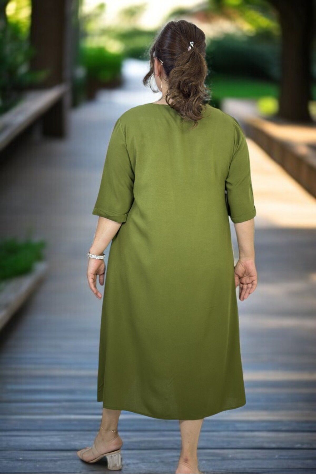 yagmurberen-Yandan Wooden Button Detail Pocket Three Quarter Sleeve Cotton Viscose Plus Size Dress 4