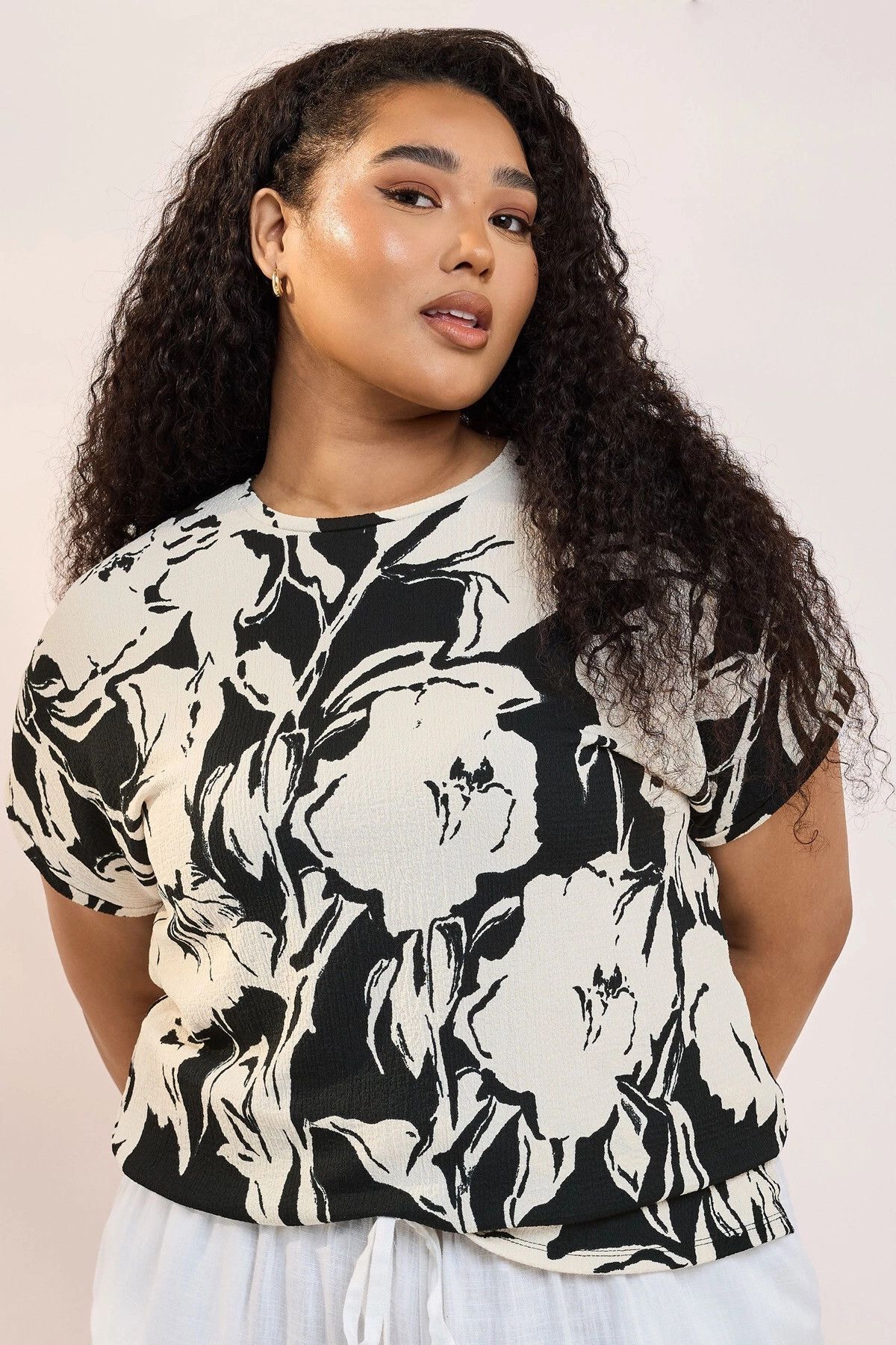 Stil Diva Büyük Beden Bisiklet Yaka Bürümcük Kumaş Baskılı T-shirt 304115