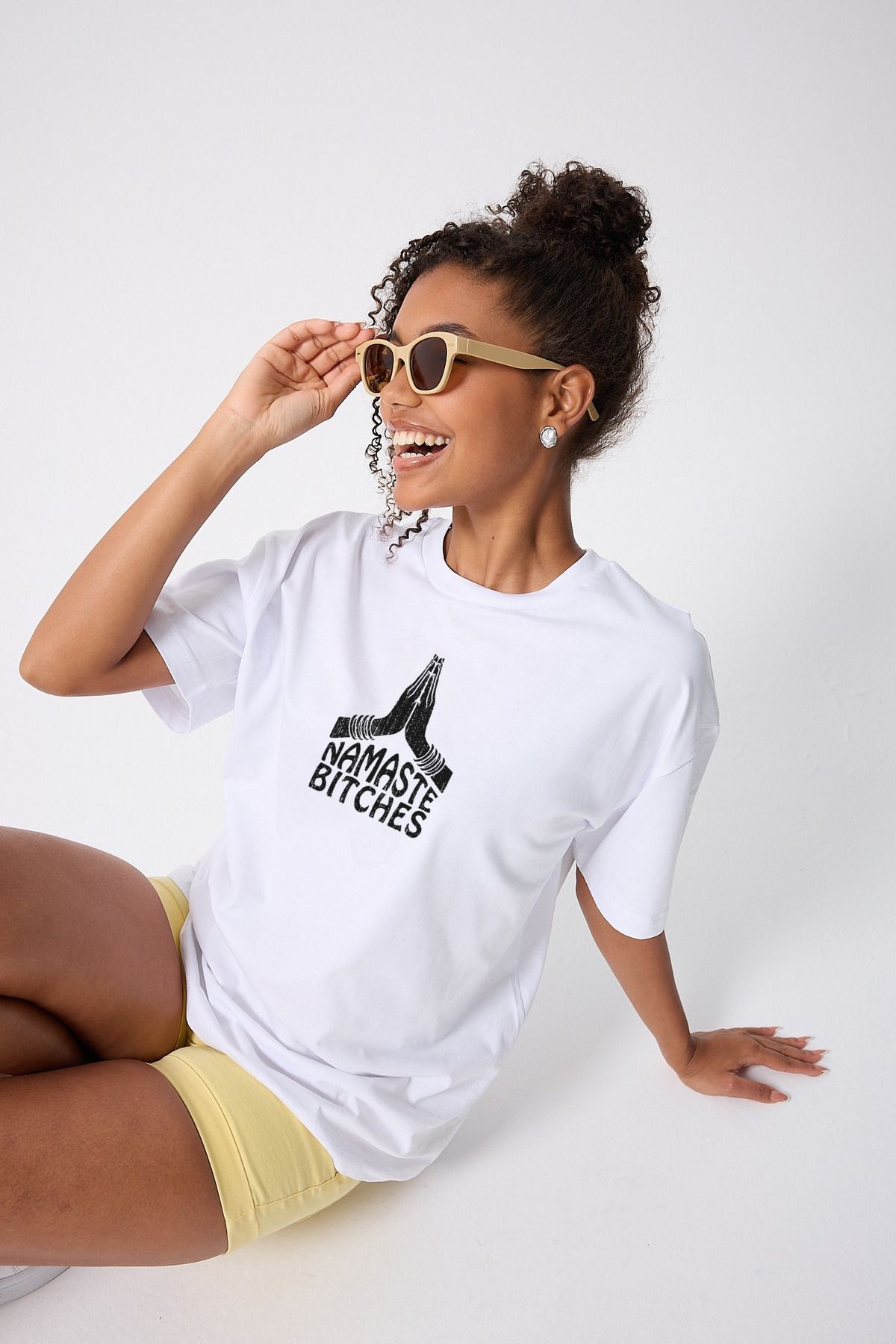 Bheka Concept Yoga Temalı Namaste Baskılı Oversize Pamuklu Beyaz Kadın T-shirt