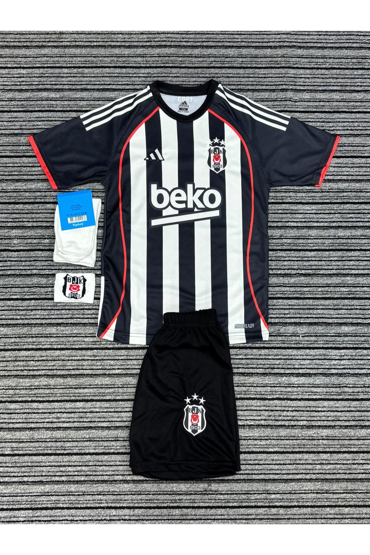 Marka Extra 4 Parça Beşiktâş- İsimsiz 2025/2026 Yeni Sezon Siyah Beyaz Çubuklu Çocuk Forması Şortlu