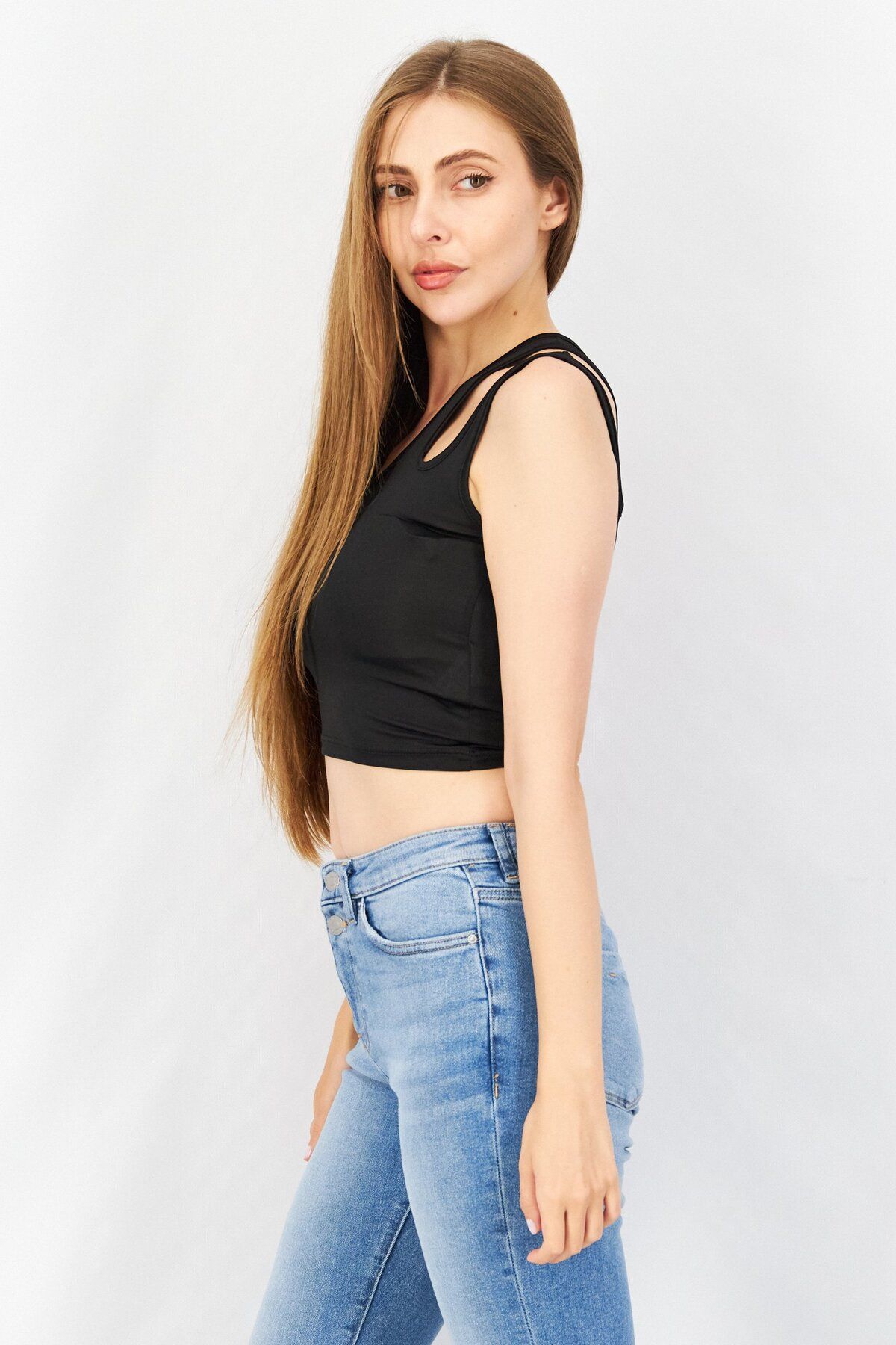 Don't Call Me Jennyfer-Women Asymmetrical Neck One Shoulder Solid Cropped Top, Black 4
