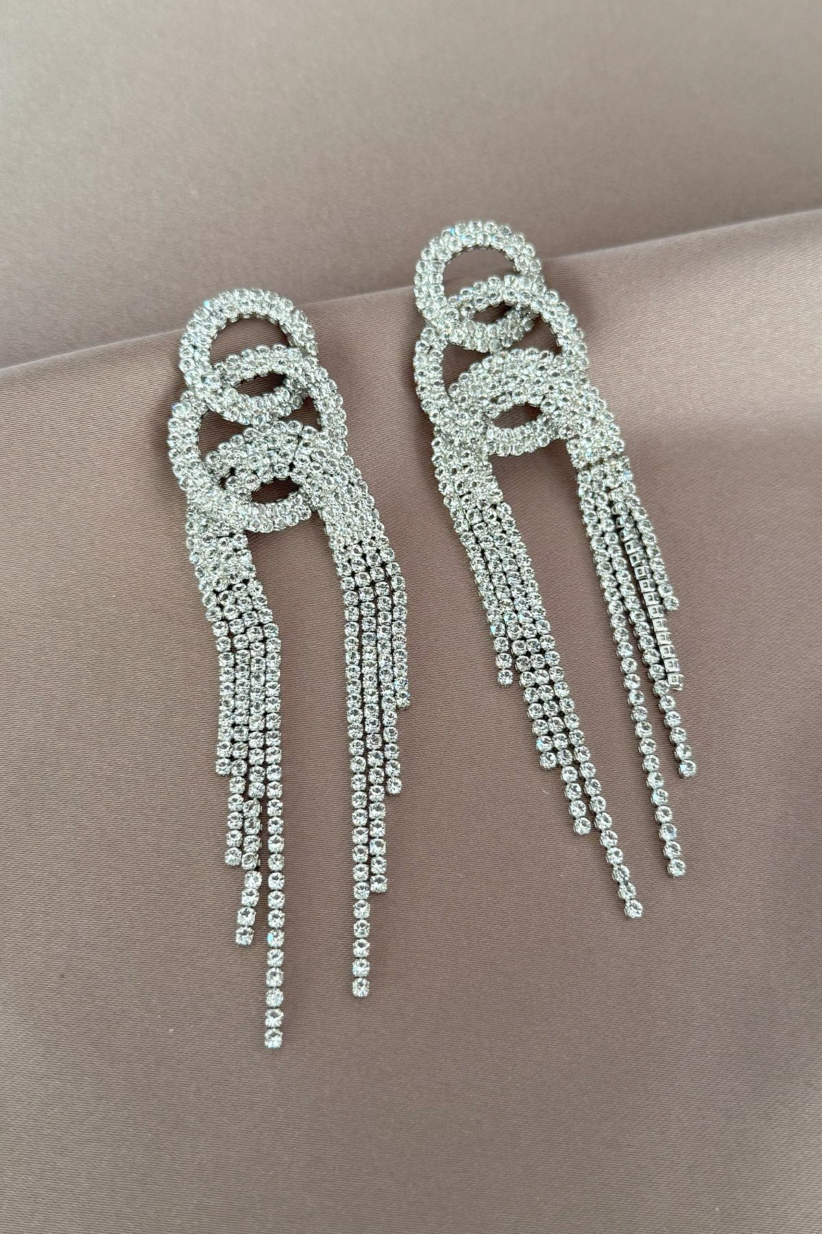 laria jewelry Zirkon Taşlı Çift Halka Sallantılı Abiye Küpe