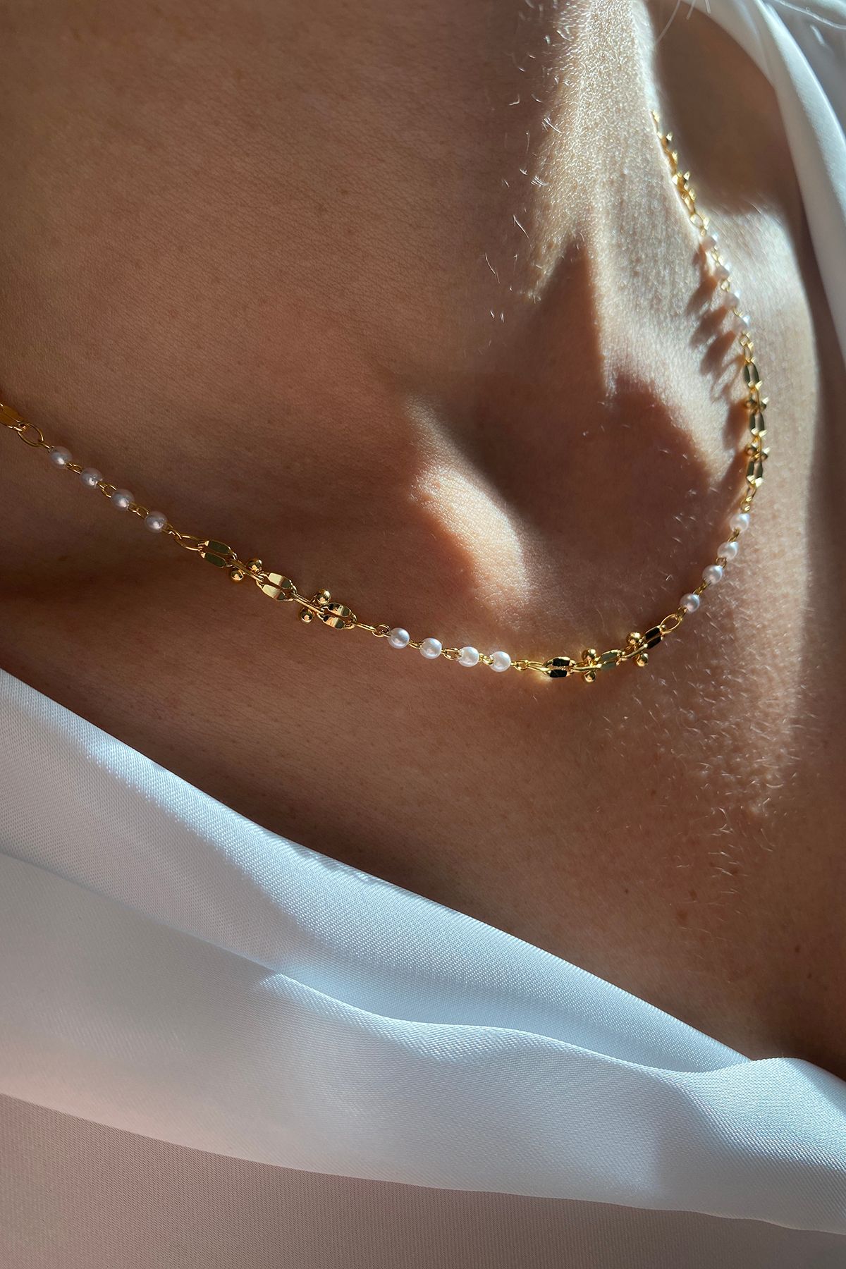 Bonnjerra Jewellery Özel Tasarım Altın Kaplama Minimal İnci Detaylı Zincir Kolye, İncili Zincir Kolye, Luxe Pearl Kolye