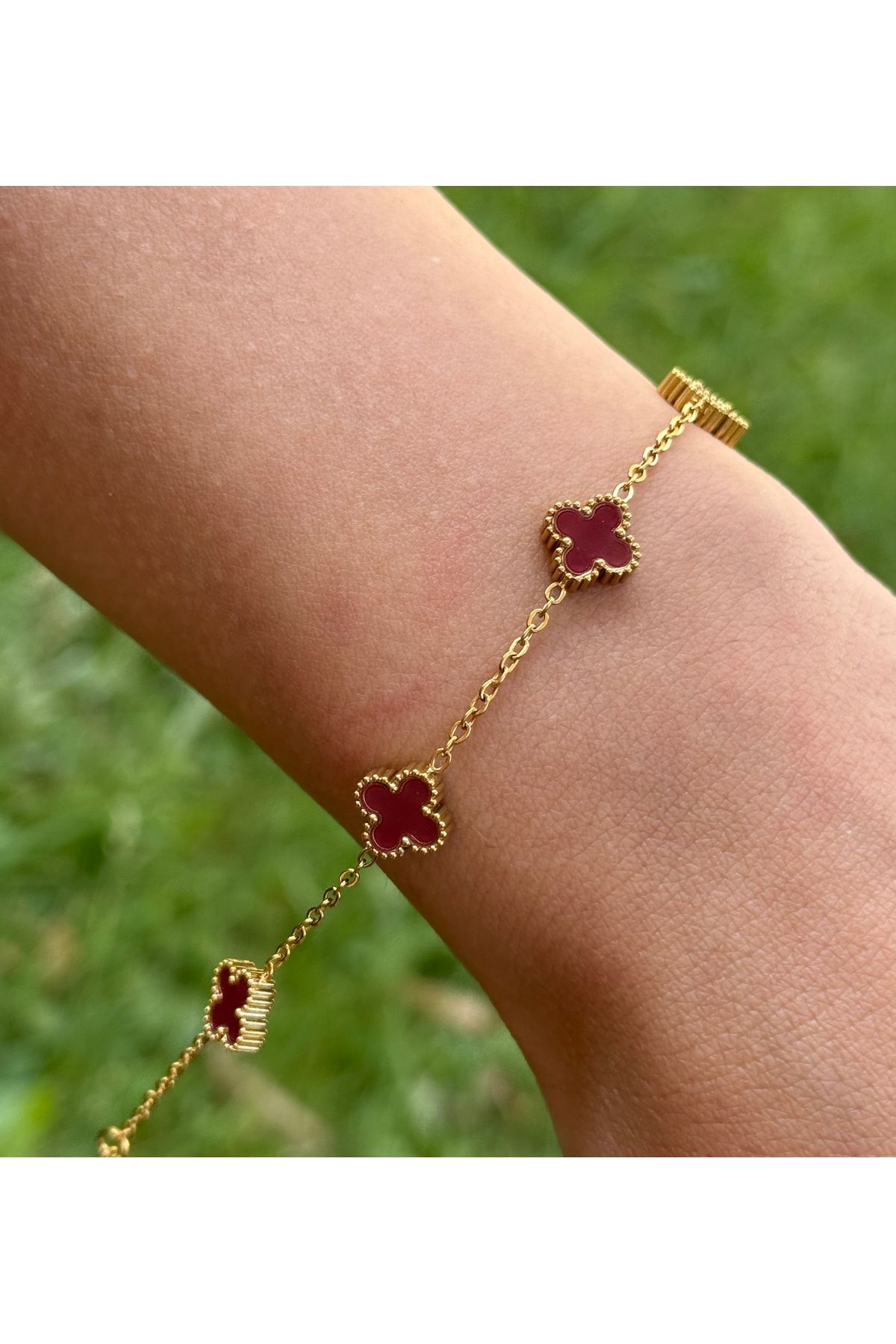 ARMELİA ACCESORİES Armelia Accessories Kırmızı Yonca Figürlü Ayarlanabilir Bileklik