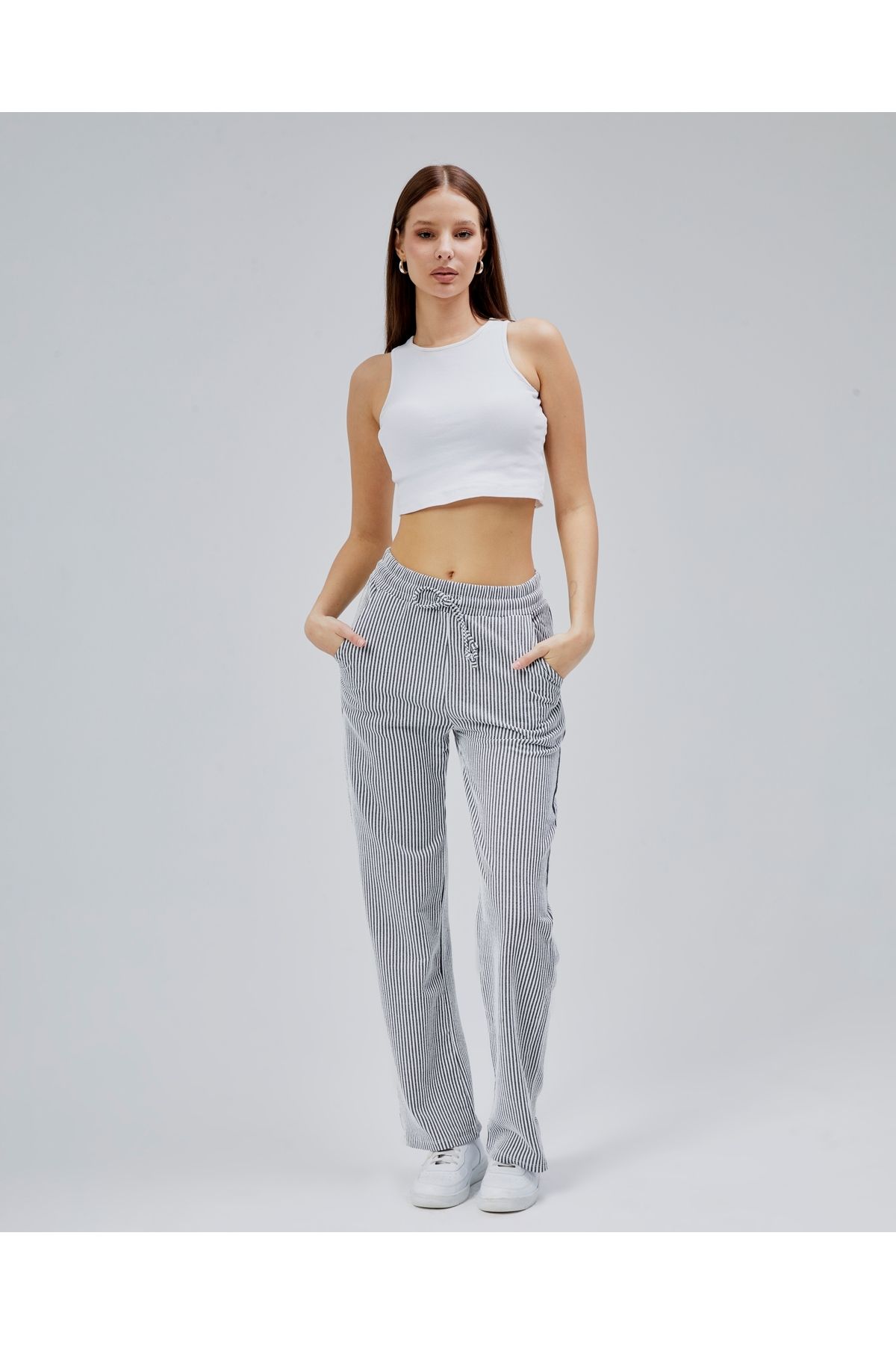 Butik Kadın Çizgili Rahat Kesim Beli Lastikli Pamuklu Cepli Pantalon