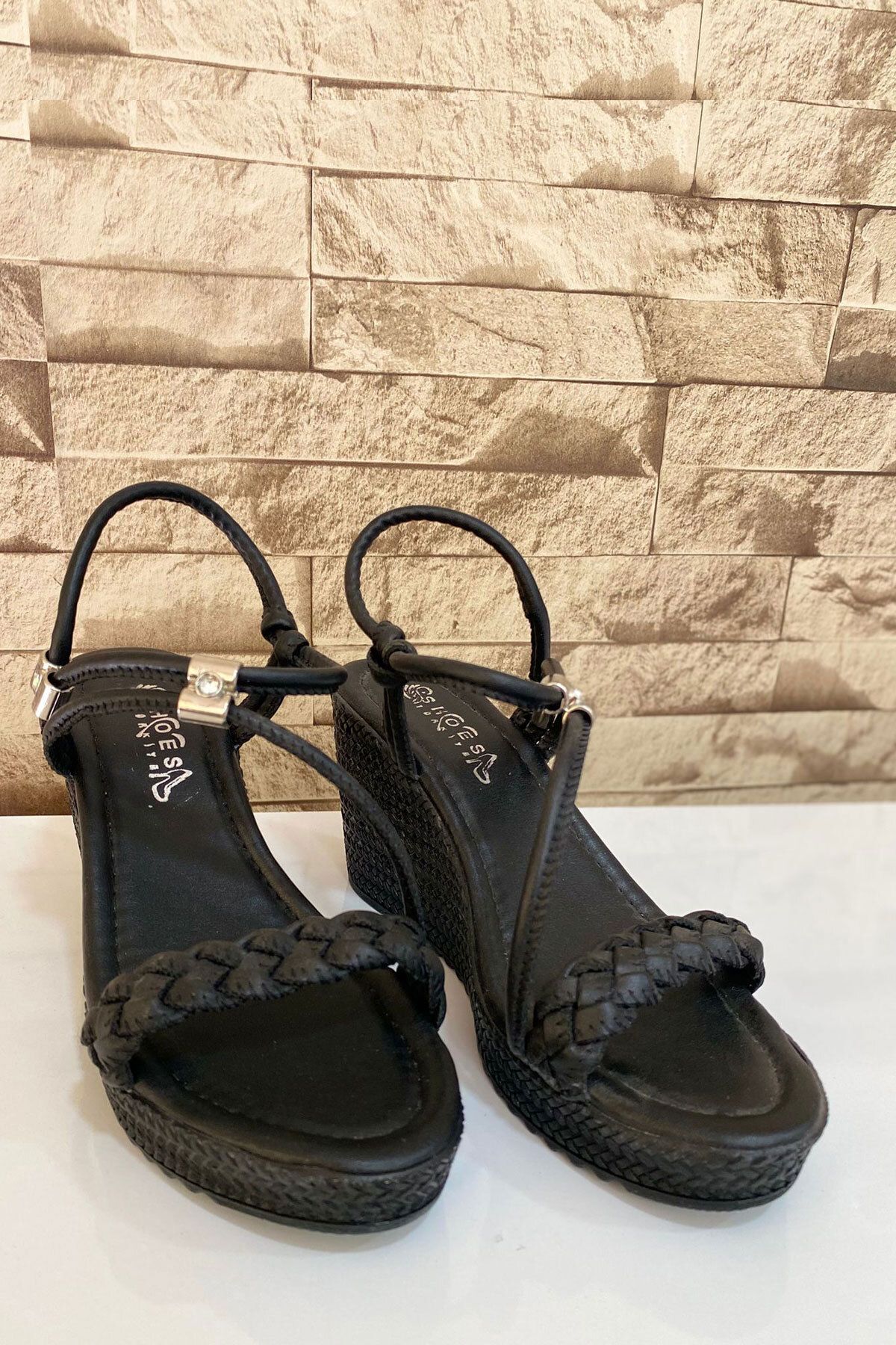 ARTSHOES Kadın Örgü Tedaylı 8 cm Dolgu Topuklu Sandalet 4010-123-0002