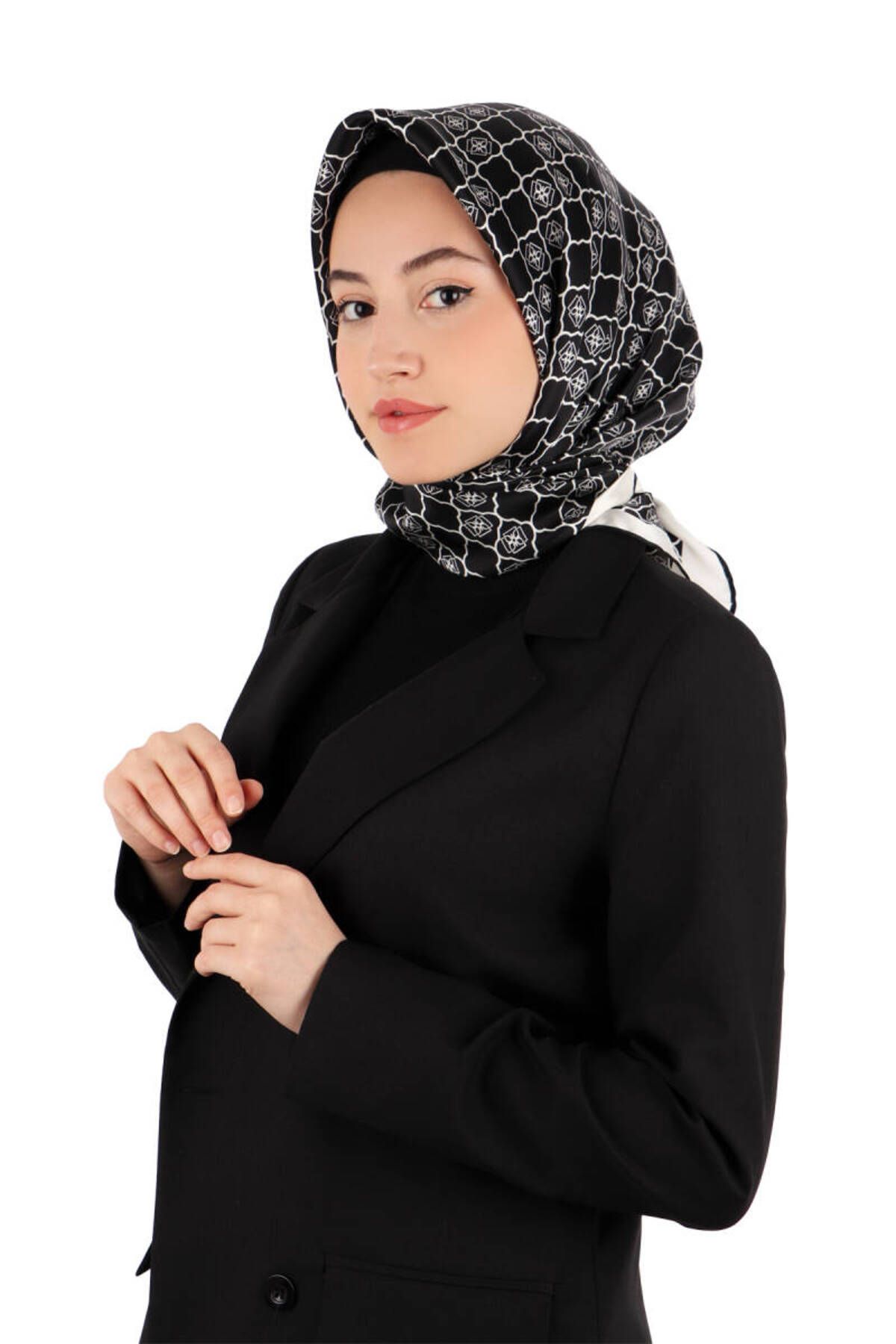 Bursa İpek Siyah Monogram İpek Eşarp