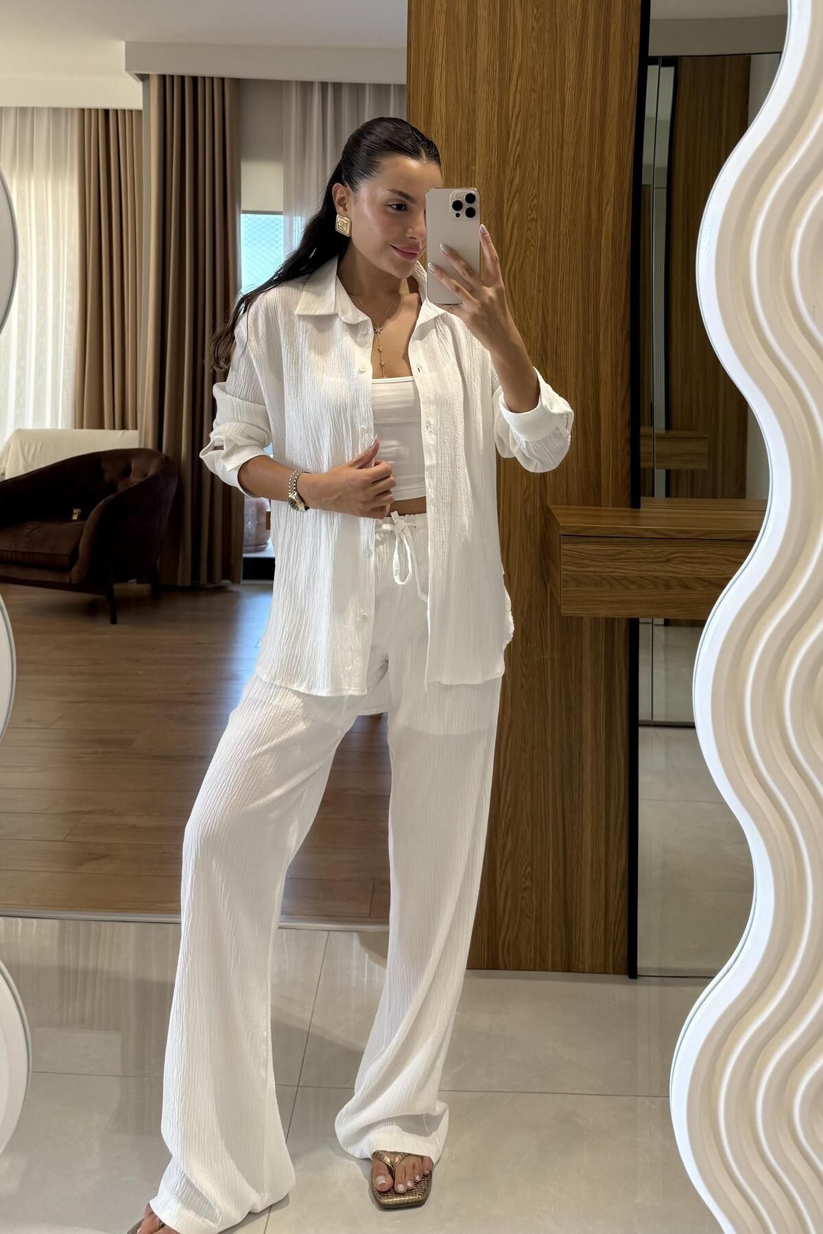 Gizem Ecemiş Wanted Beyaz Krinkıl Takım