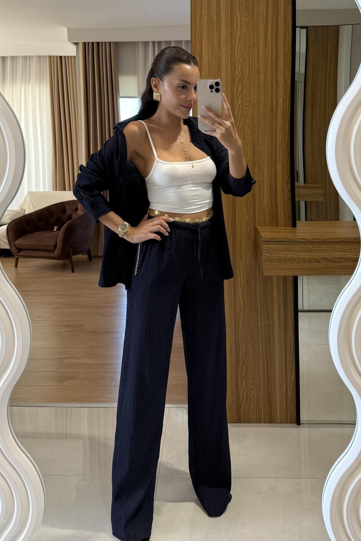 Gizem Ecemiş Wanted Lacivert Krinkıl Takım