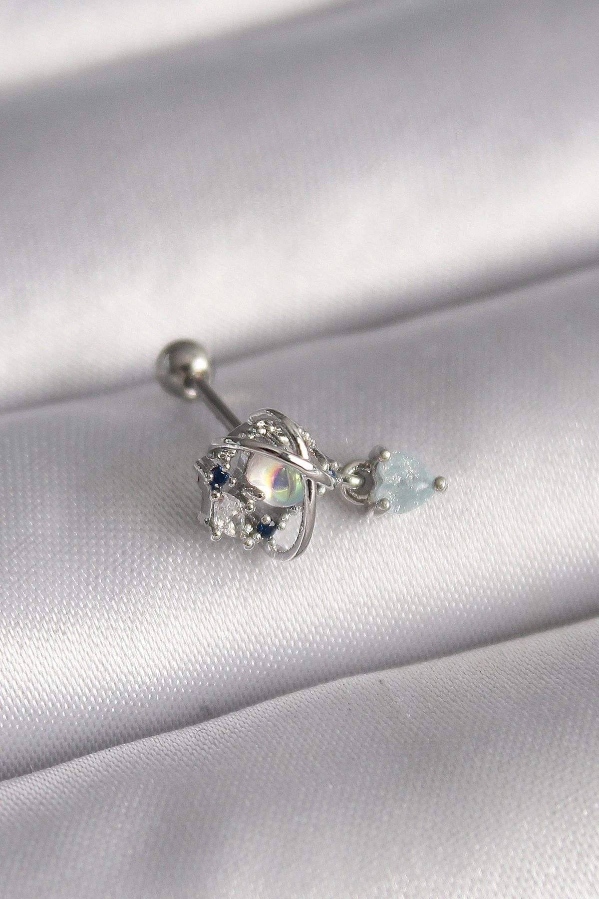 shopwave 316L Çelik Gümüş Renk Zirkon Taşlı Sallantı Kalp Detay Tragus Piercing