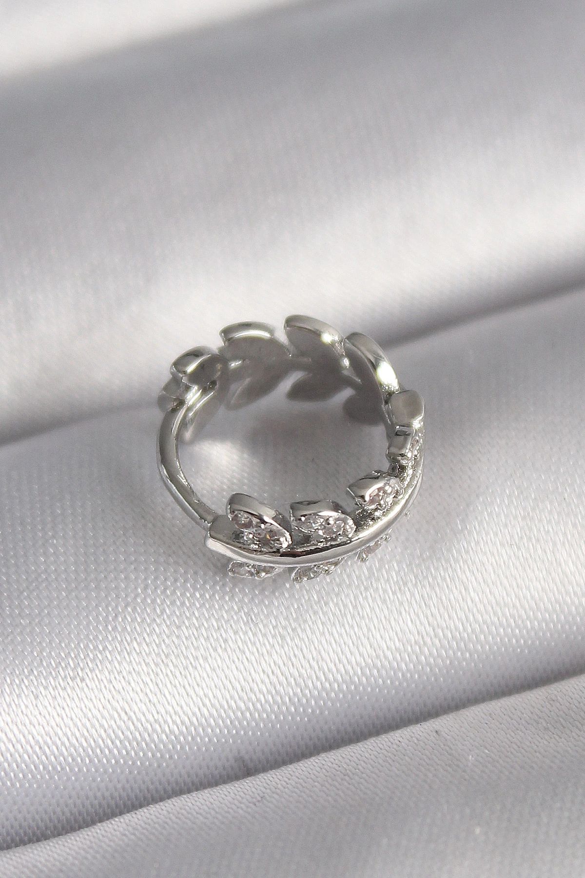 shopwave 316L Çelik Gümüş Renk Zirkon Taşlı Yaprak Model Tragus Piercing