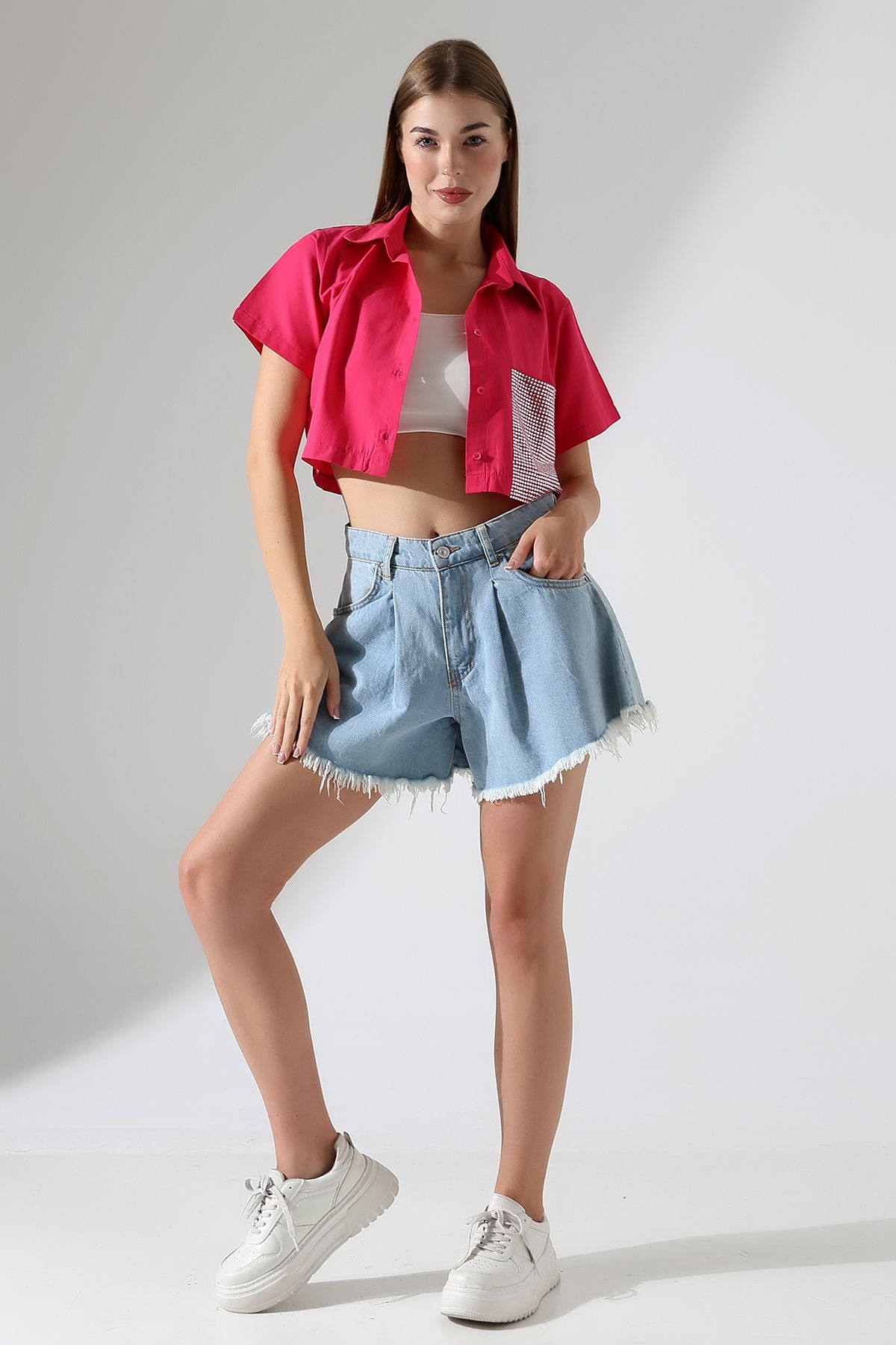 Corradeo Giyim Yeni Sezon Cebi Taşla Kaplı Kıssa Kol Kadın Tasarım Oversize Crop Gömlek