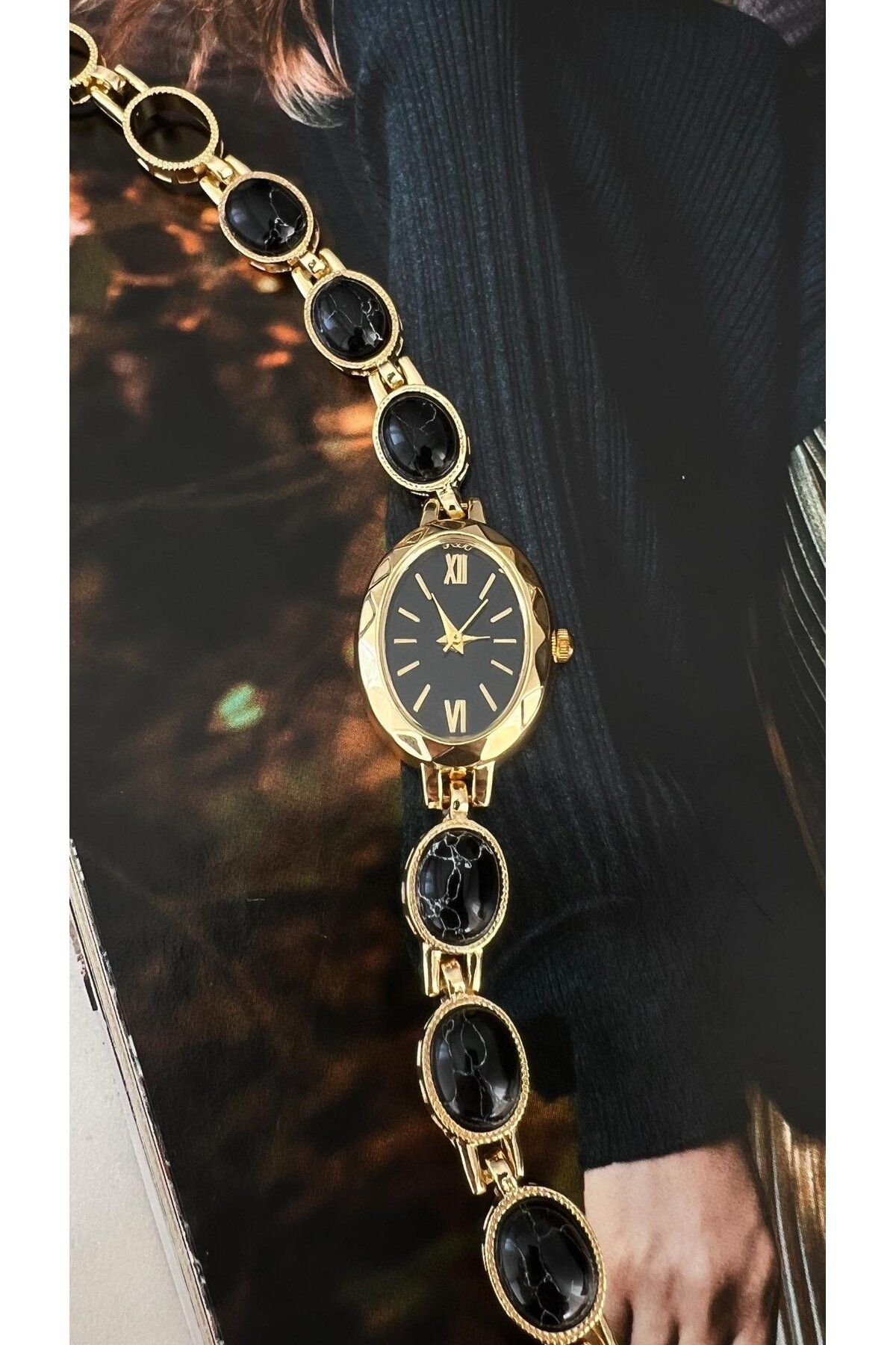 henaksesuar Firuze Oval Kadran Vintage Tasarım Siyah Saat
