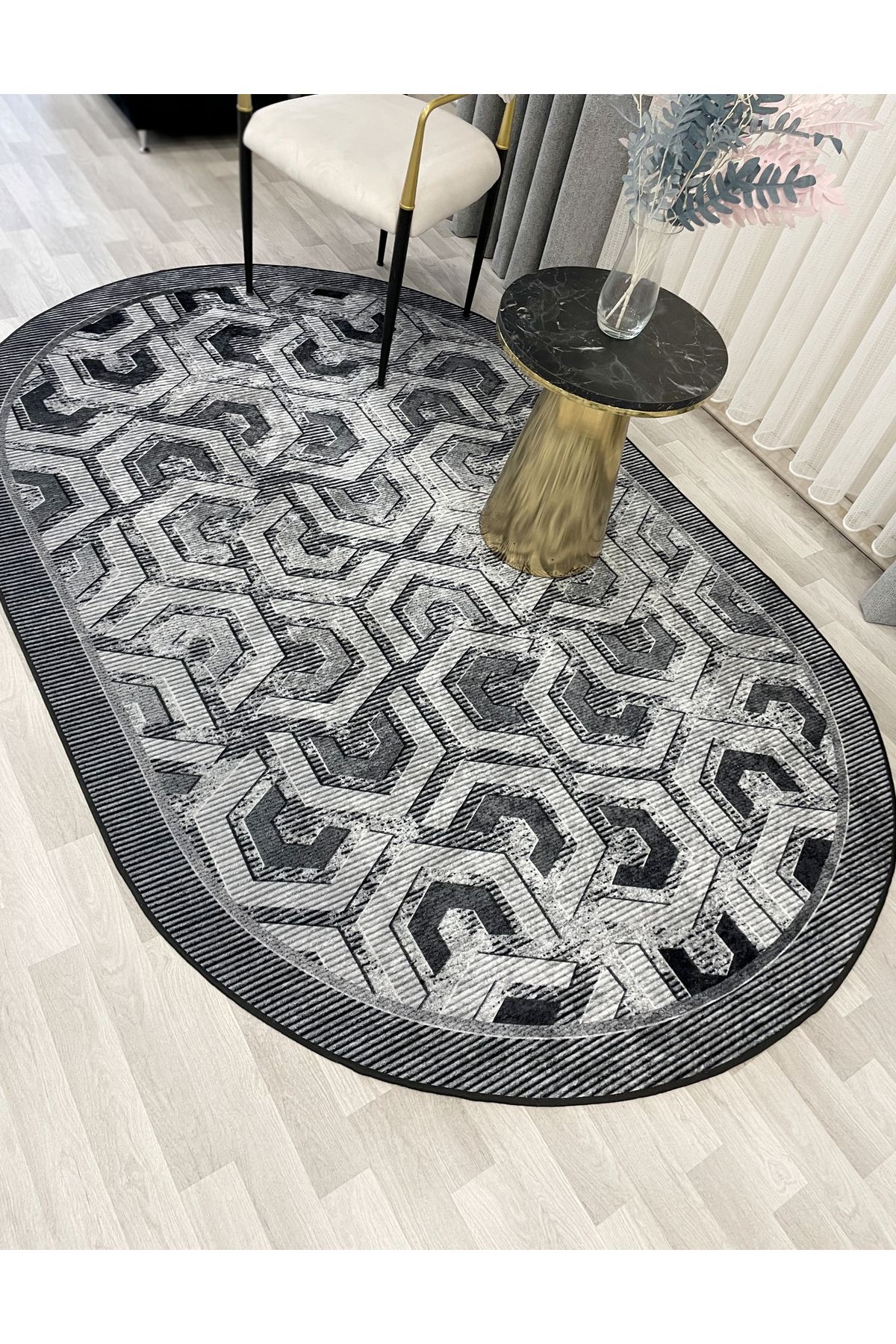 Brillant Gri Renk Kabartmalı Görünüm OVAL Lateks Deri Taban Halı