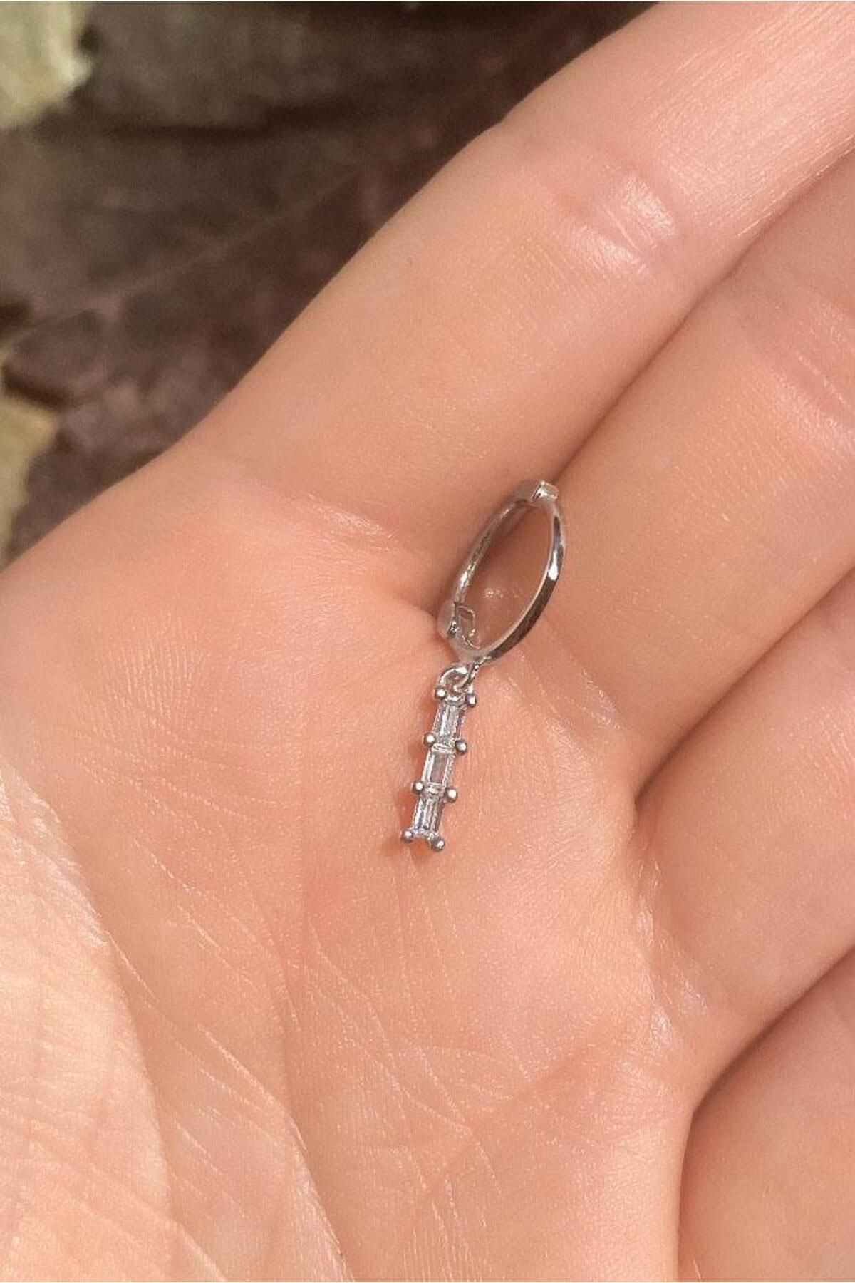 Spossy Silver Jewelry Baget Taşlı Sannaltılı Piercing Küpe