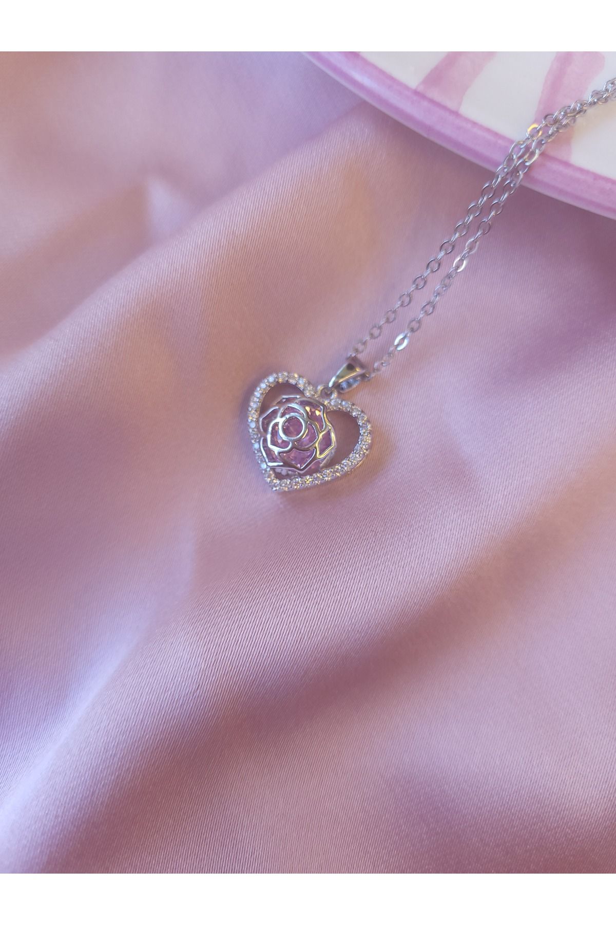 Jewerly Princess Rose Kalp Ve Gül Detaylı Pembe Taşlı Çelik Kolye