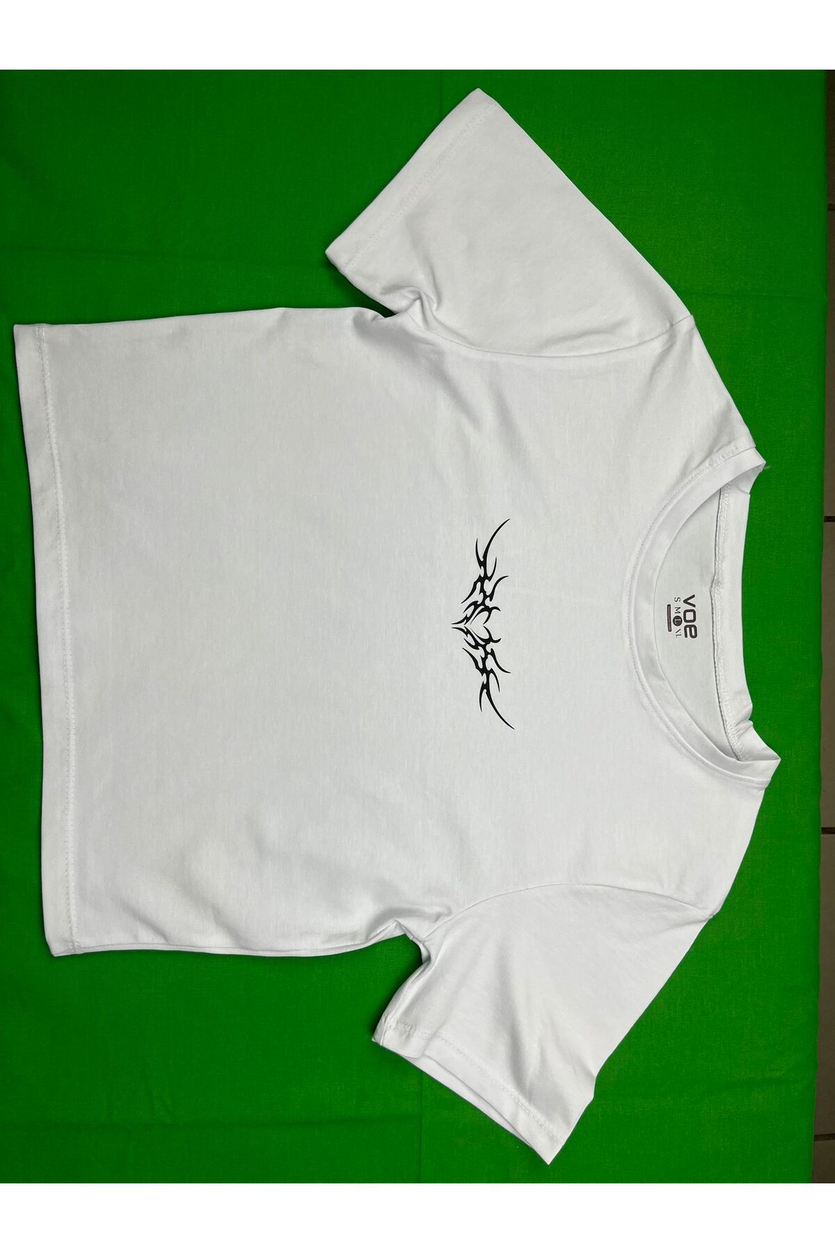 Butik tribal baskılı beyaz crop