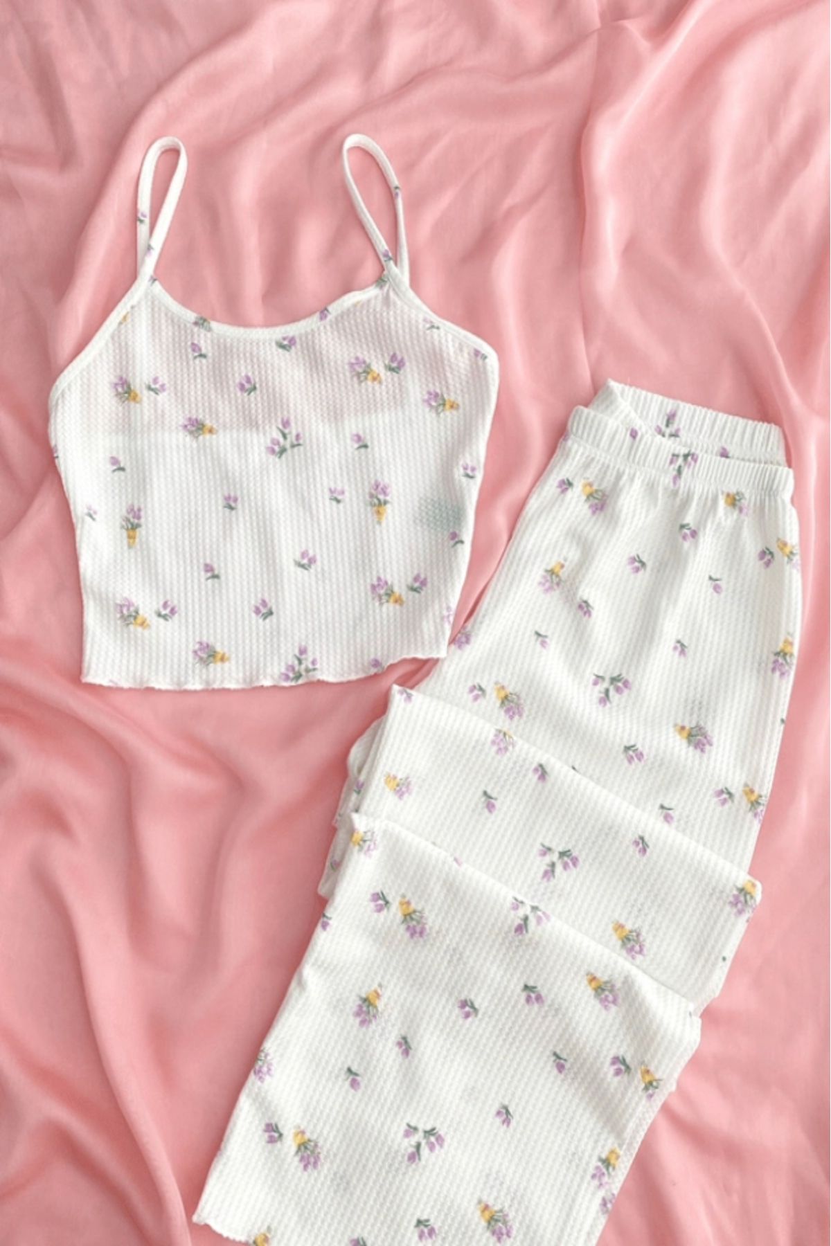Gece İncisi Mor Çiçekli Askılı Pijama Takımı